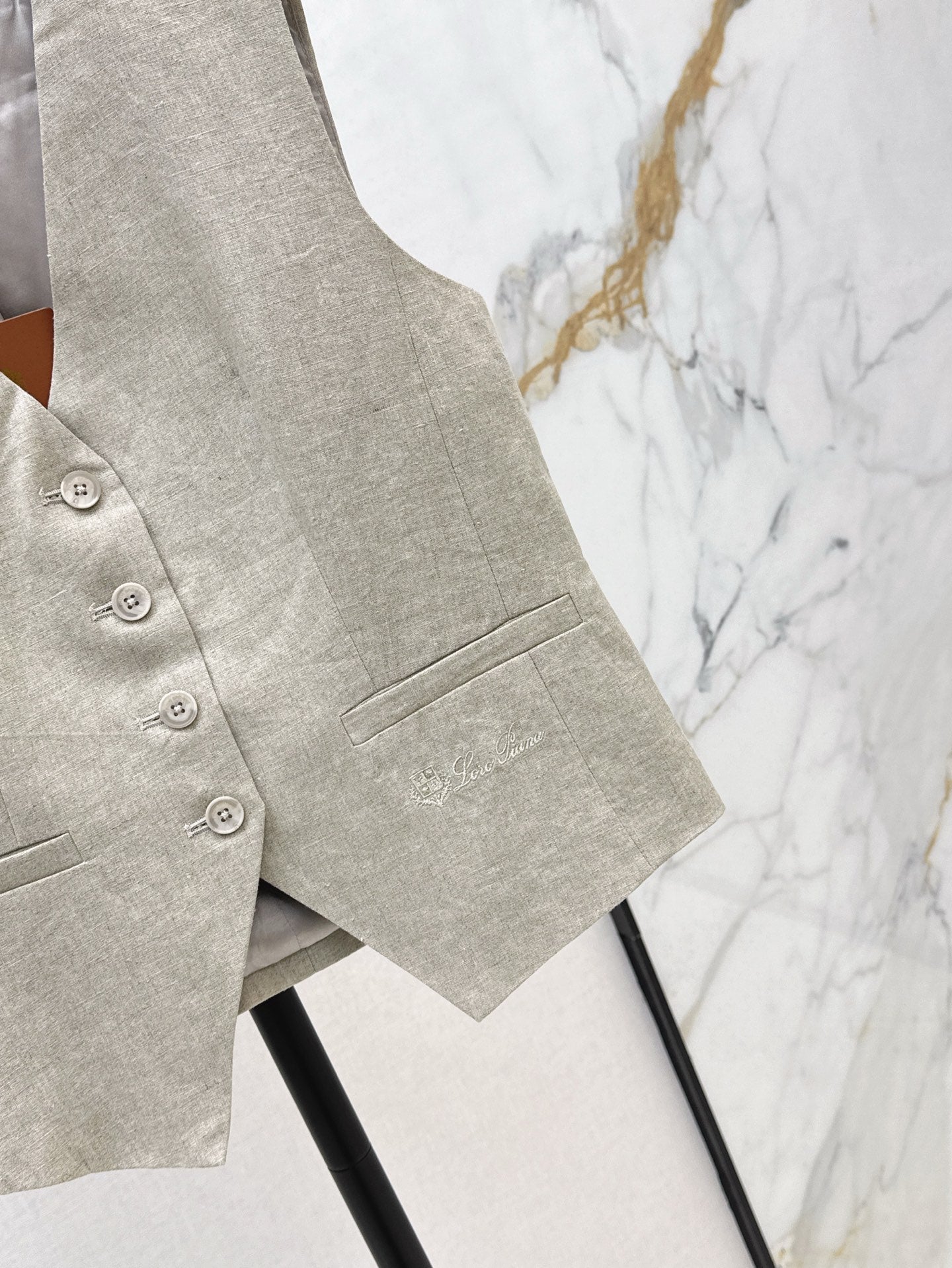 Loro 25ss linen vest