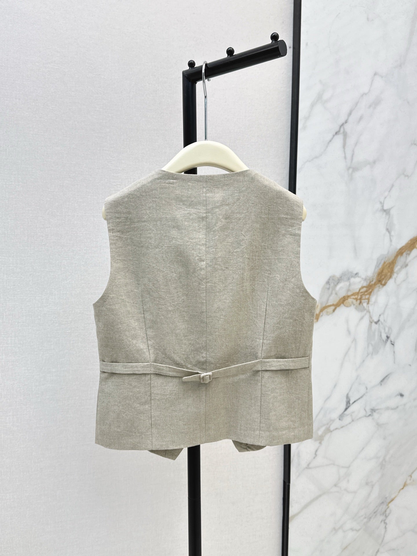 Loro 25ss linen vest