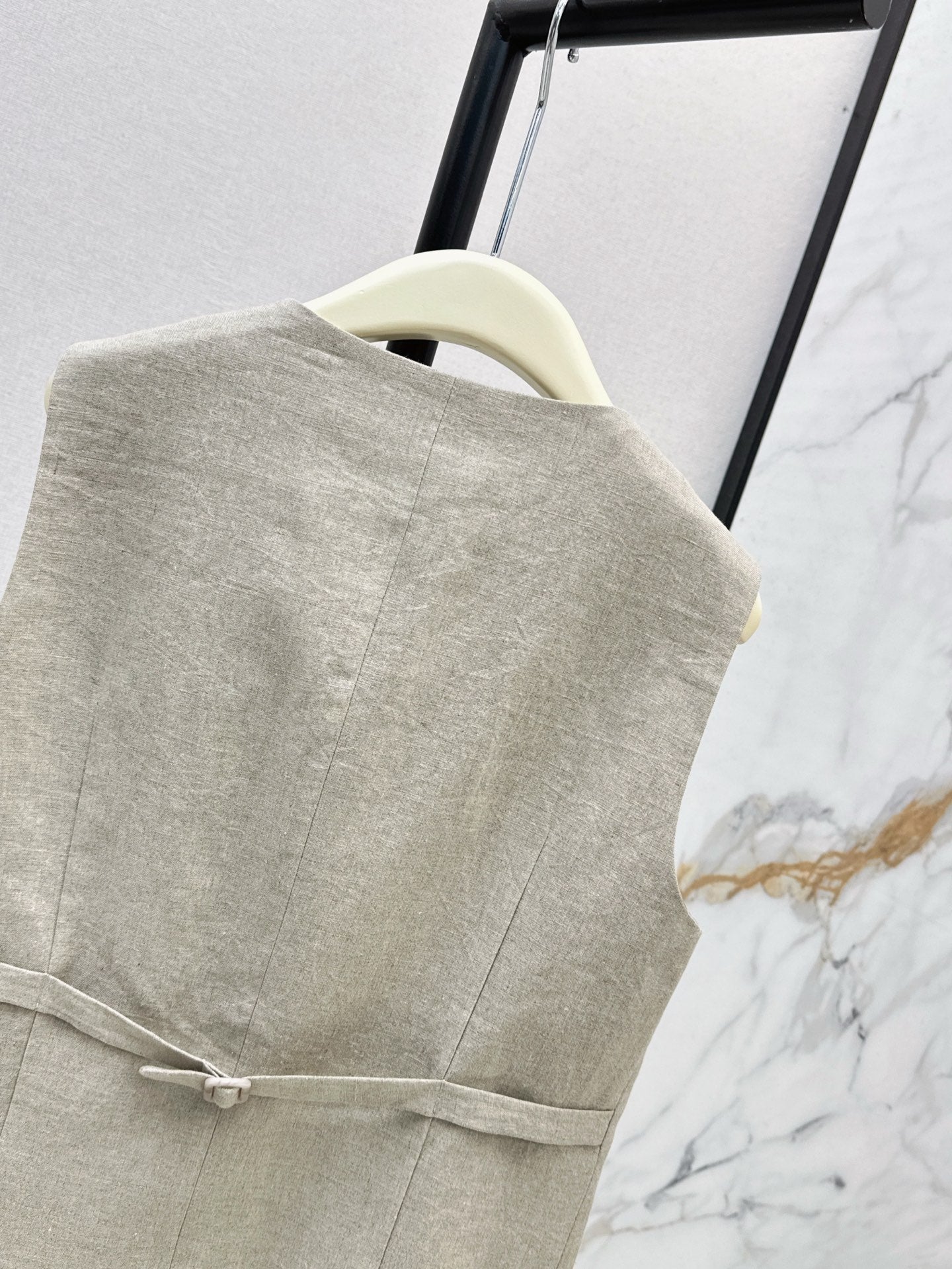 Loro 25ss linen vest