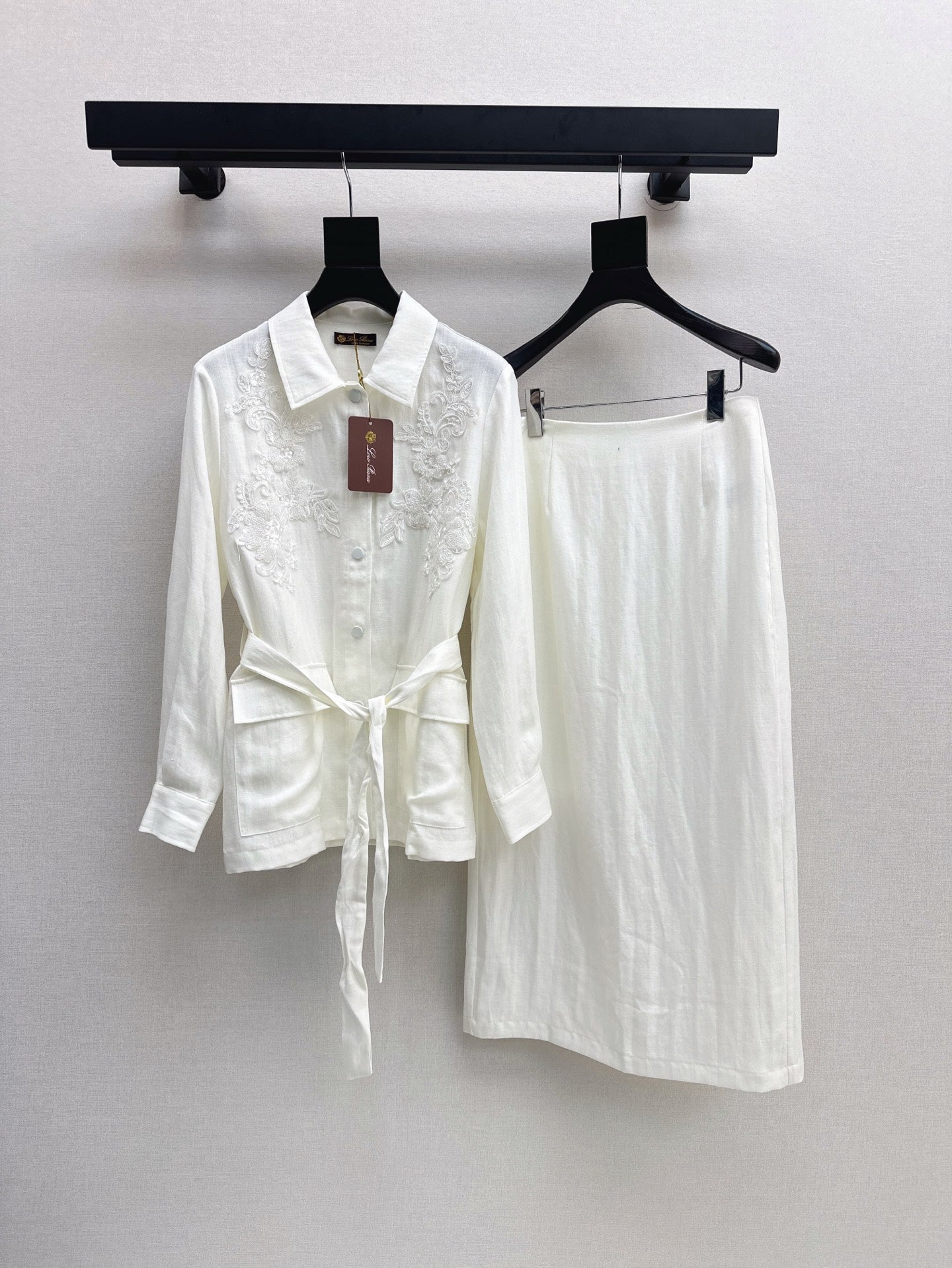 Loro pi 25ss linen embroidered set