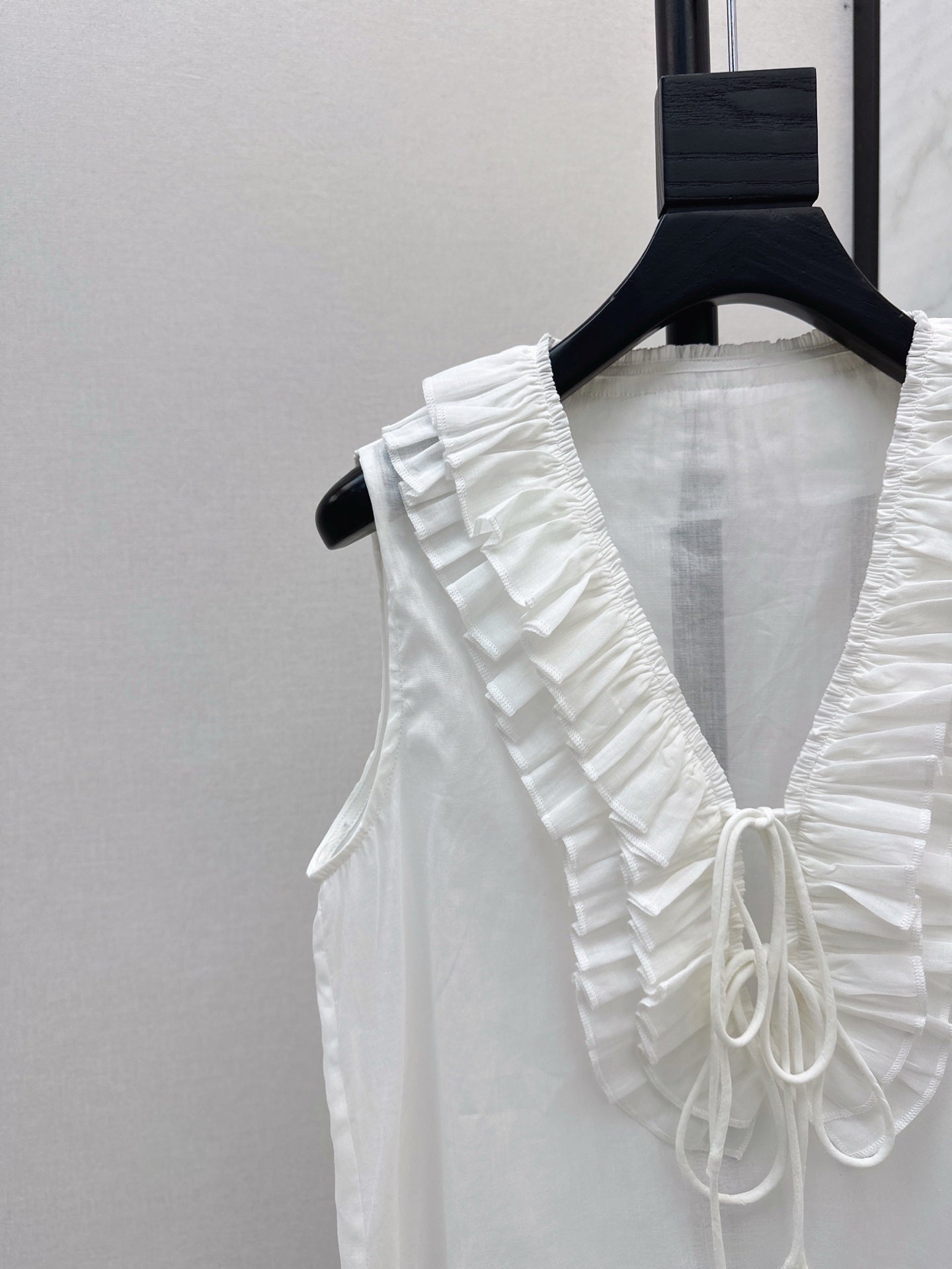 chan 25ss linen ruffle vest