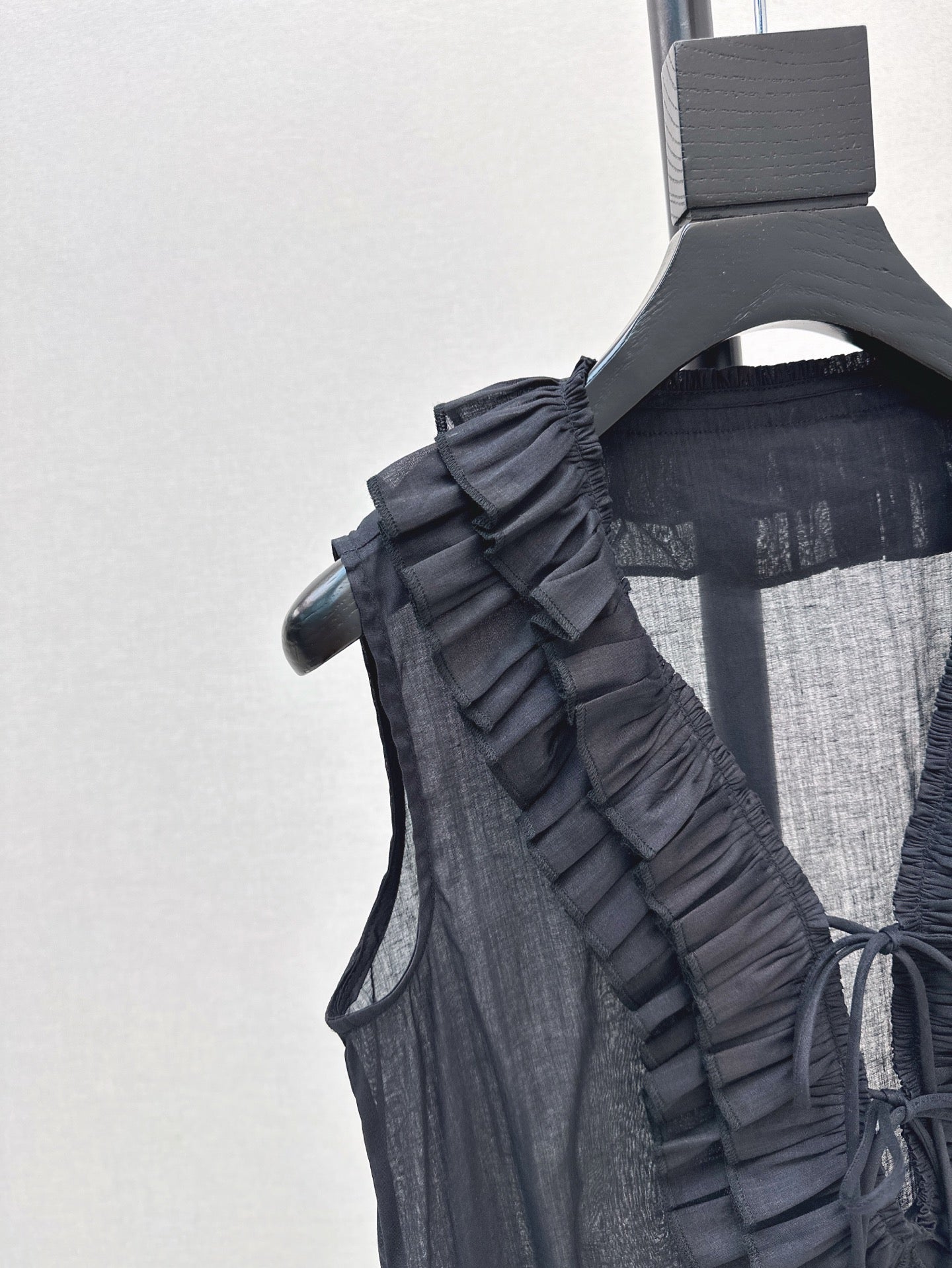 chan 25ss linen ruffle vest