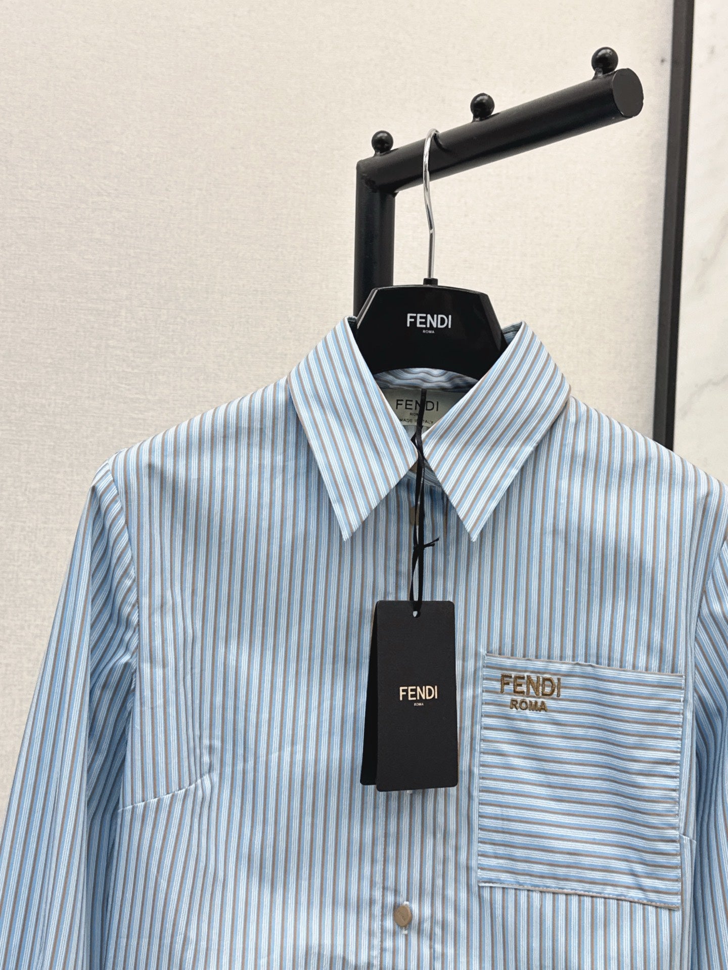 Fend 25ss crop shirt