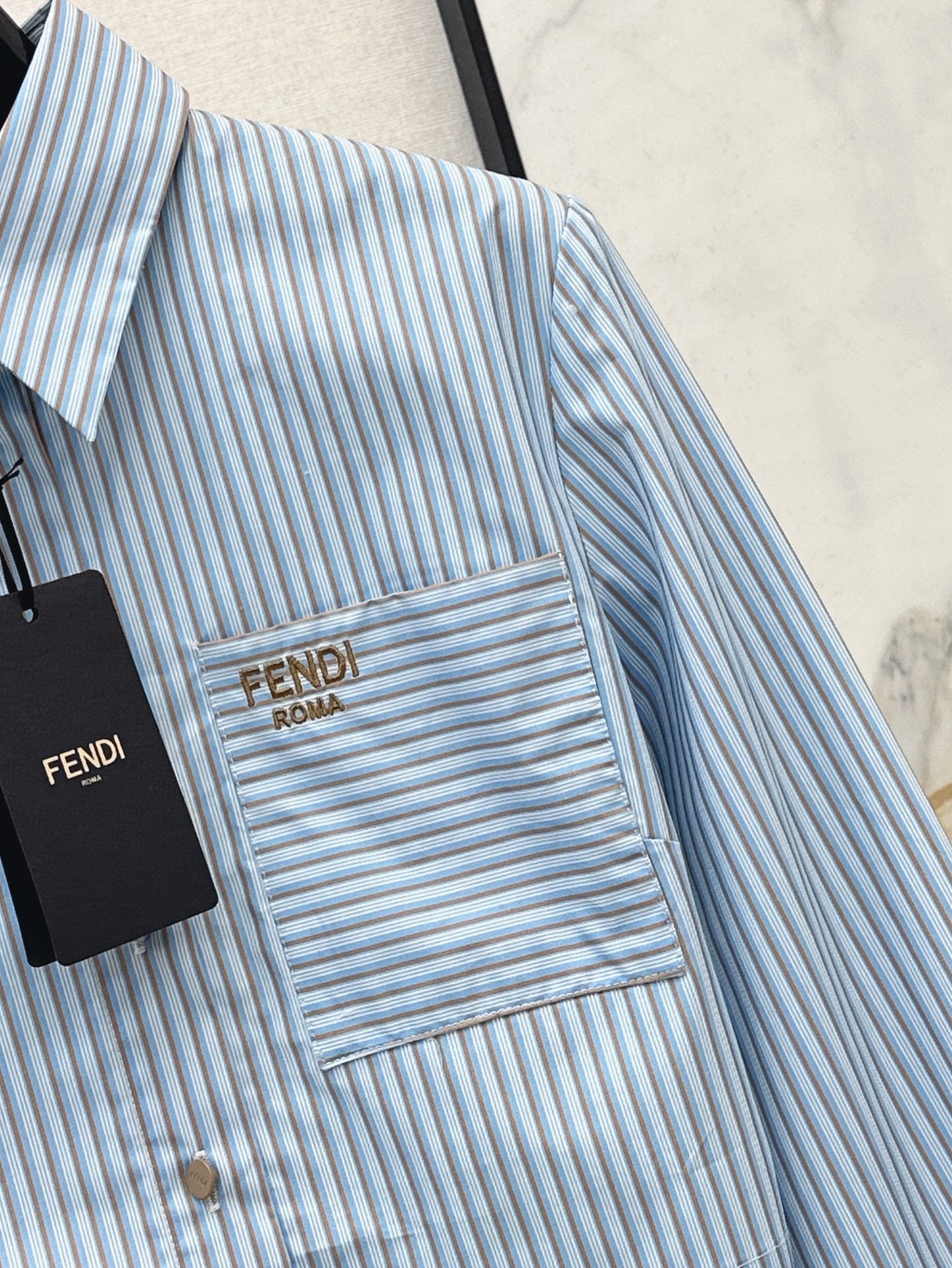 Fend 25ss crop shirt