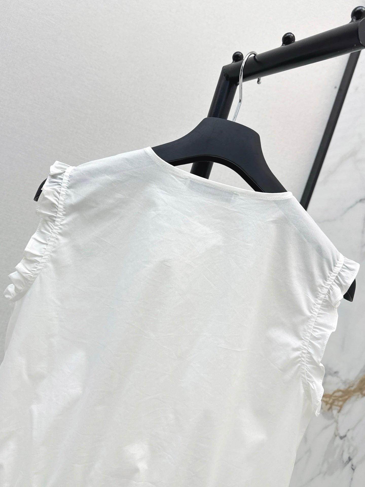 D 25ss ruffle vest
