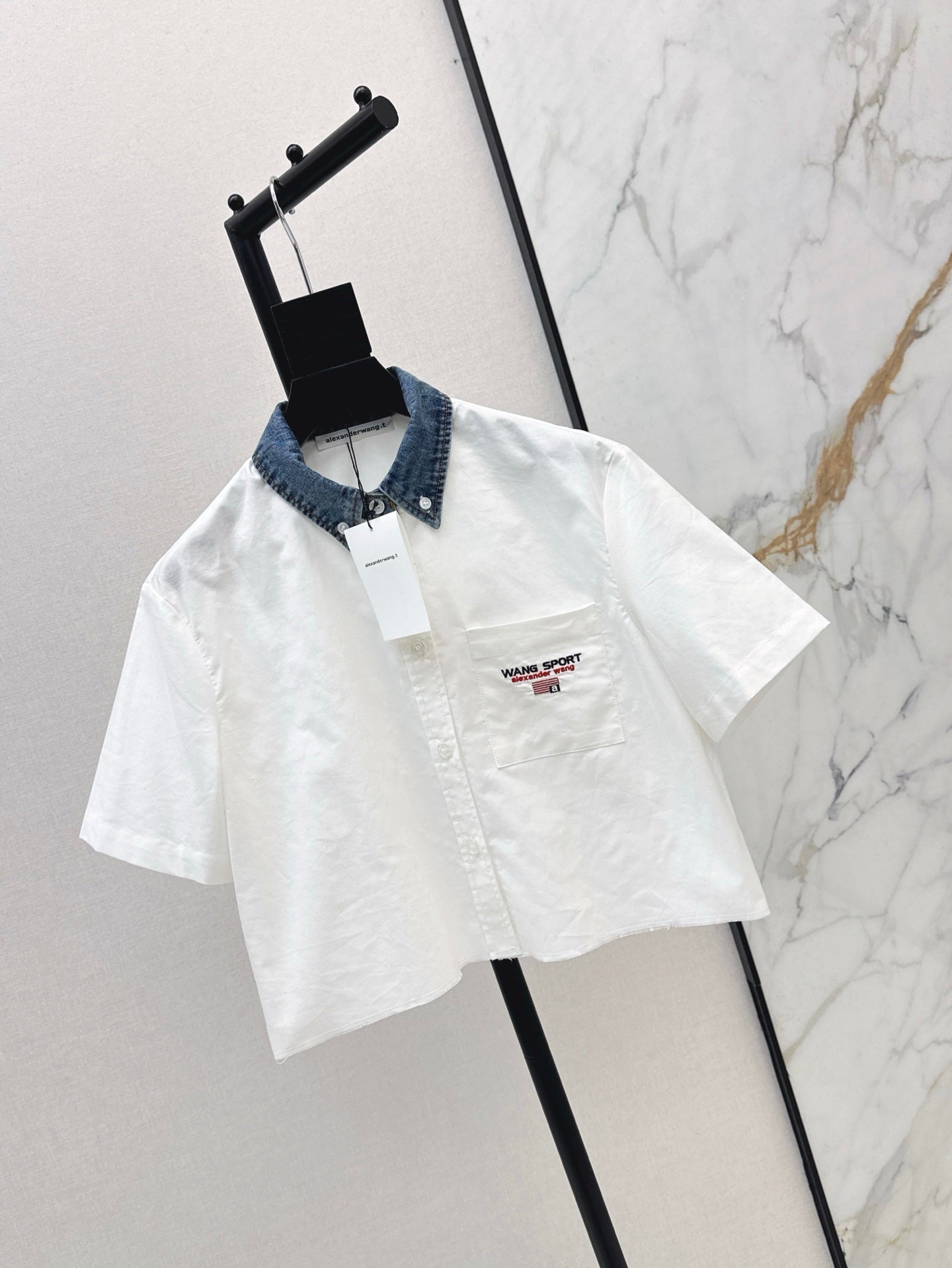 Alexand 25ss crop shirt