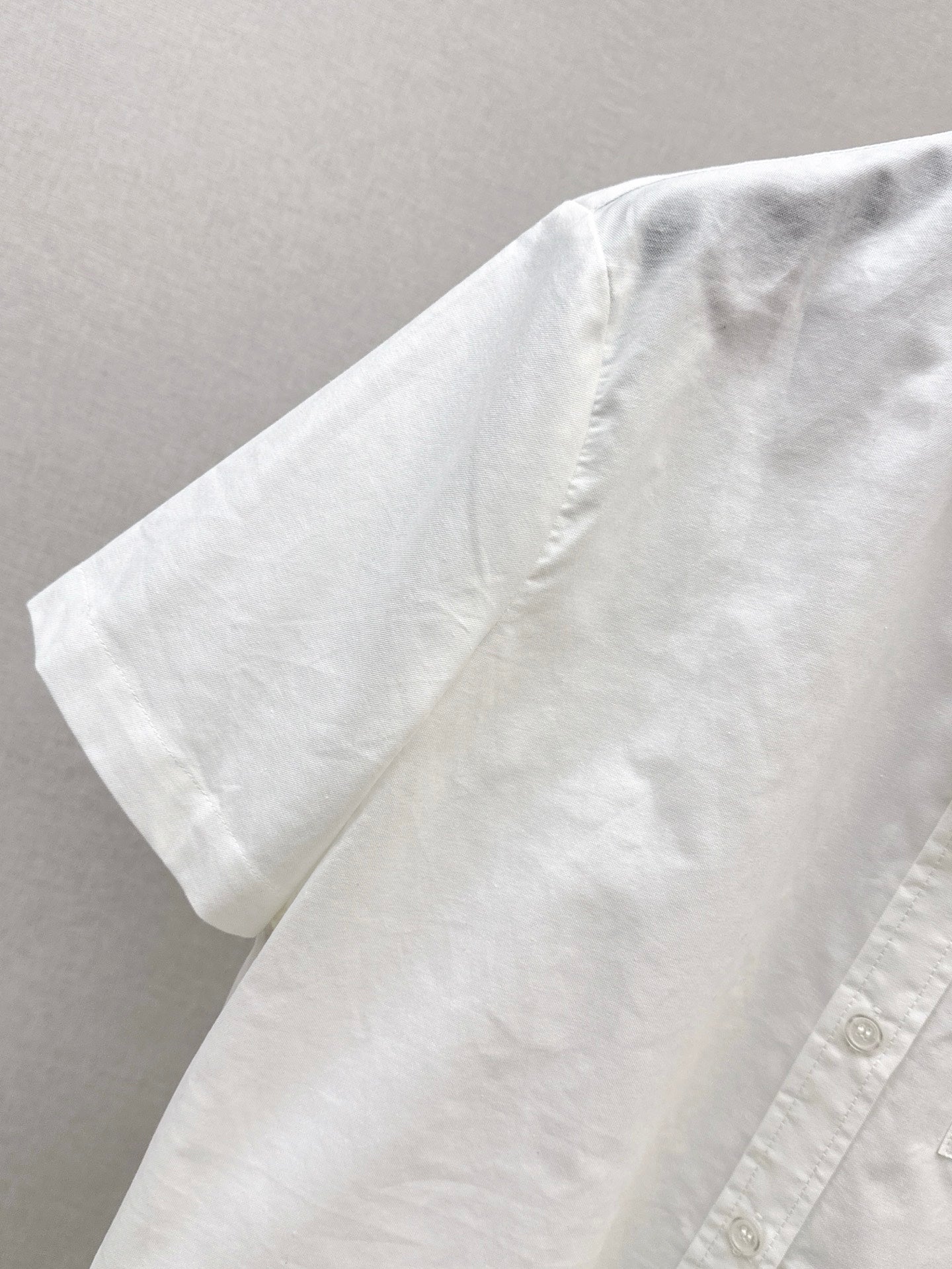 Alexand 25ss crop shirt