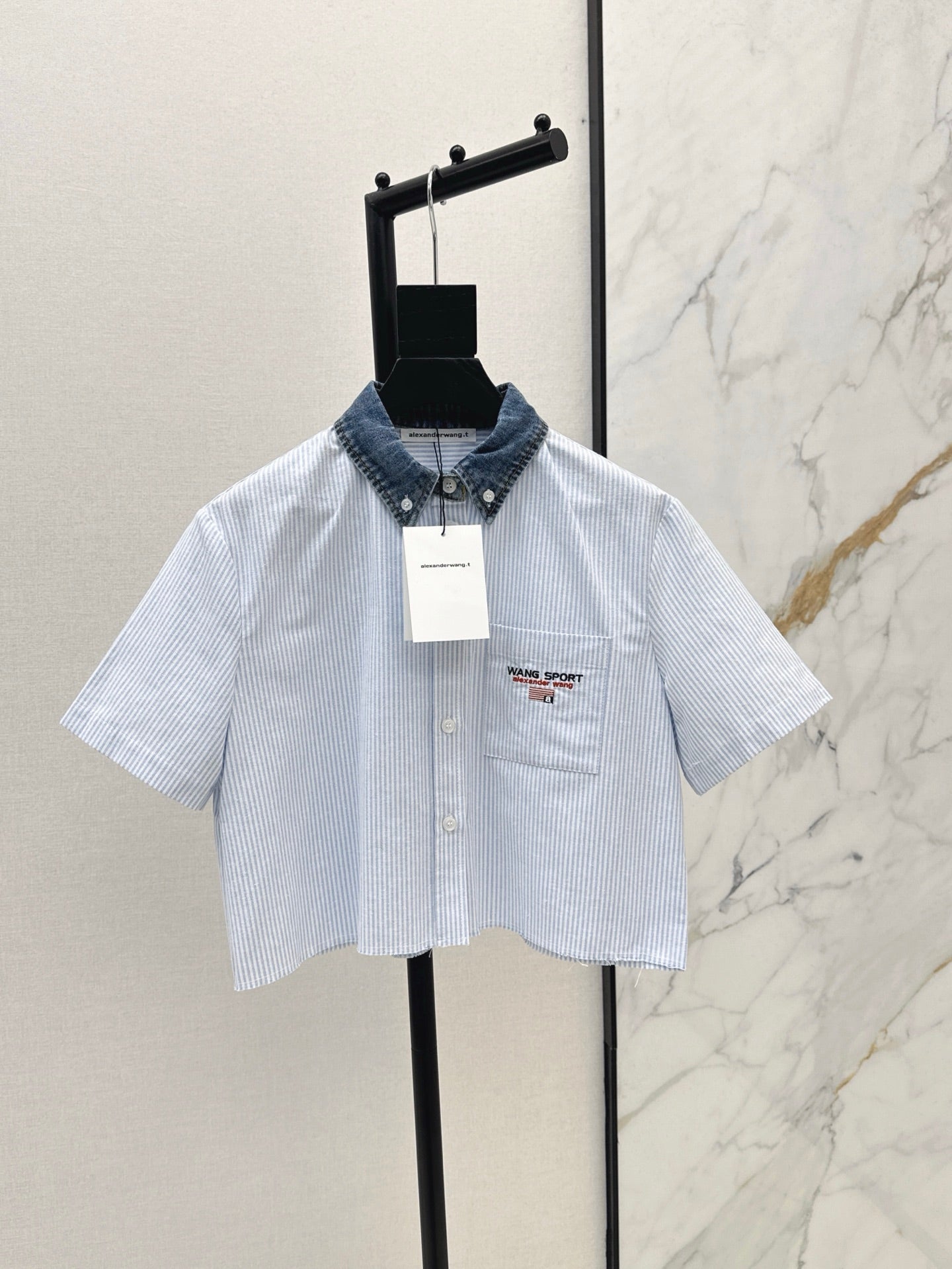 Alexand 25ss crop shirt