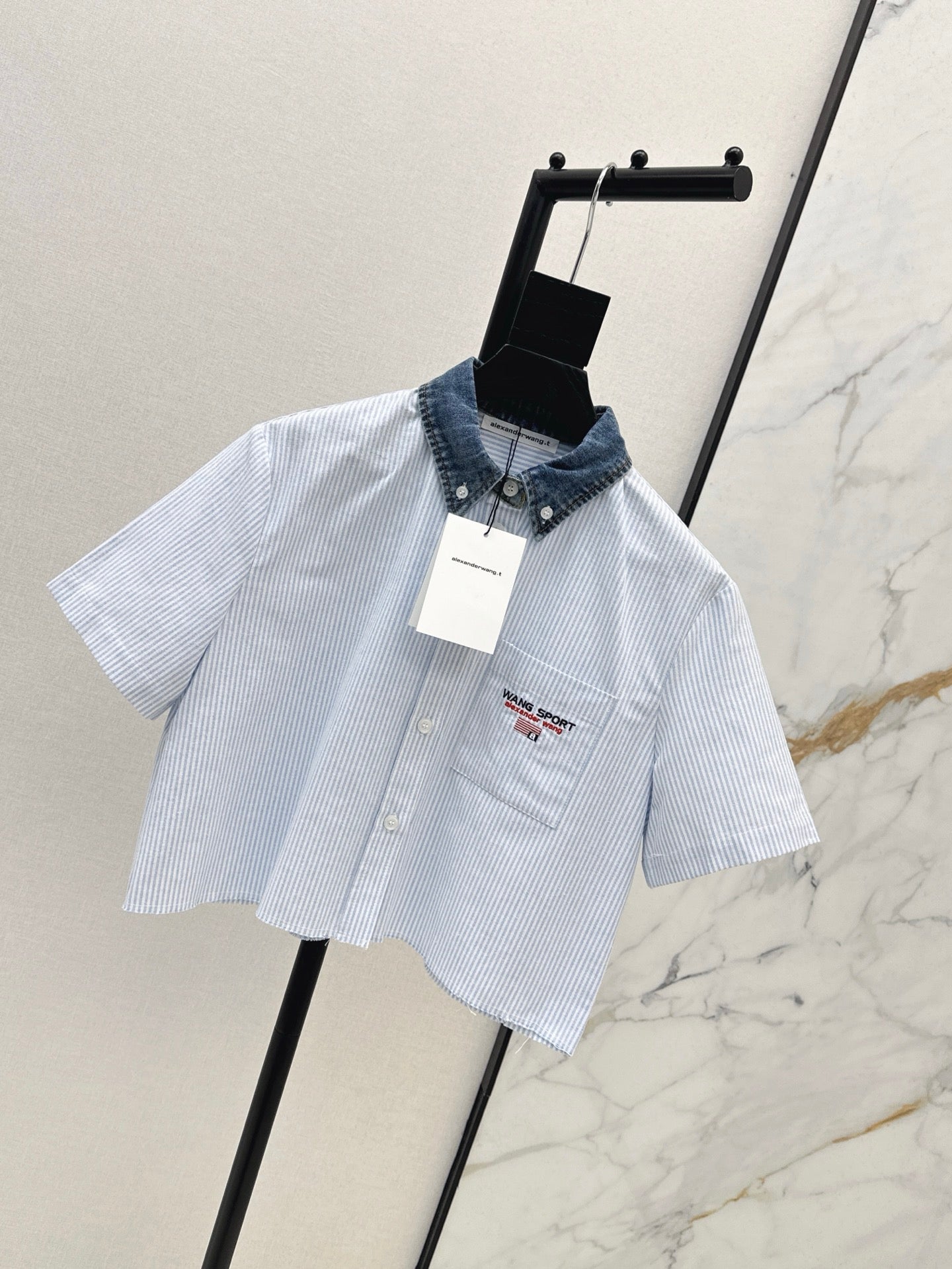 Alexand 25ss crop shirt