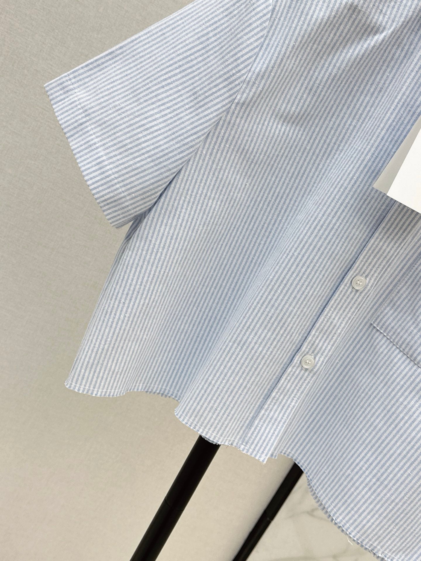 Alexand 25ss crop shirt