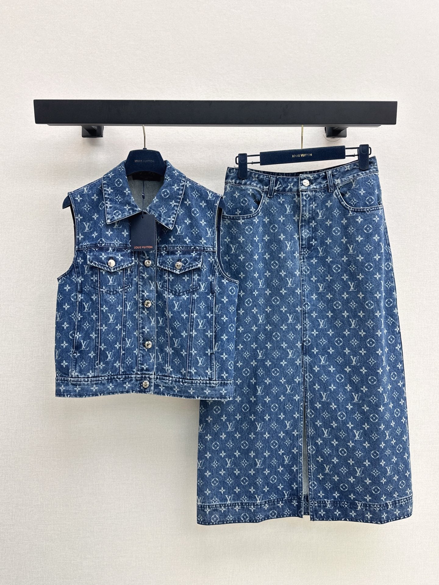 L 25ss monogram denim suit