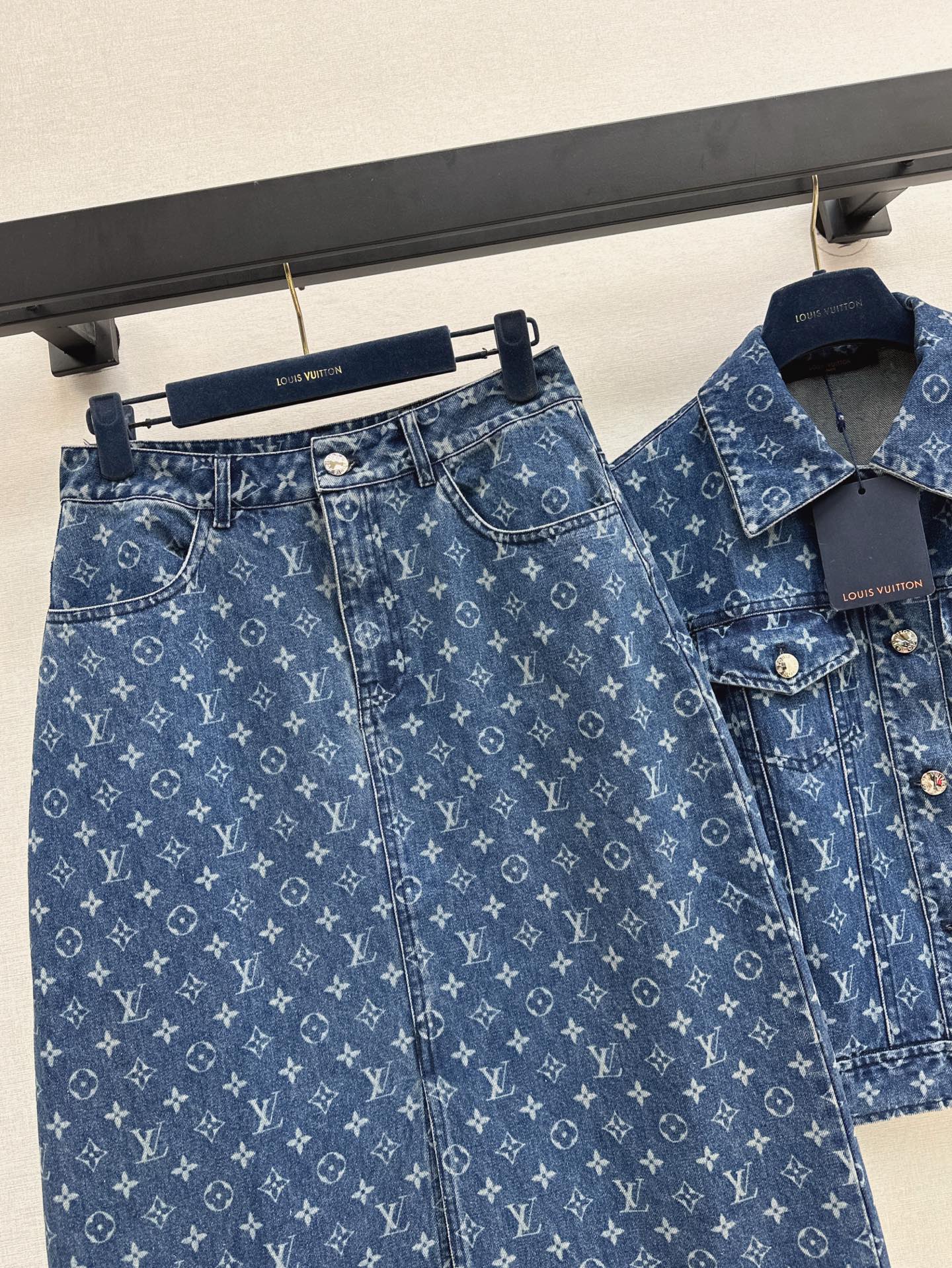 L 25ss monogram denim suit