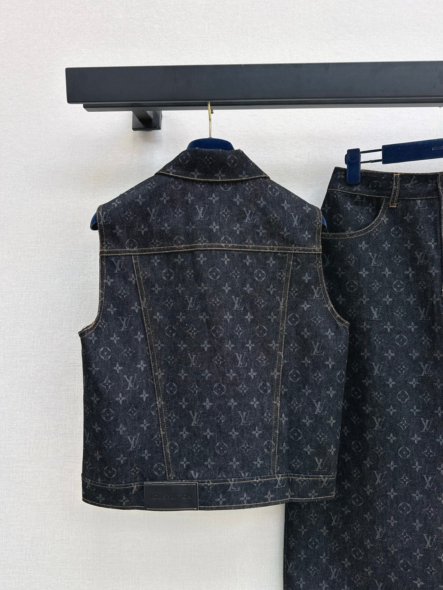 L 25ss monogram denim suit