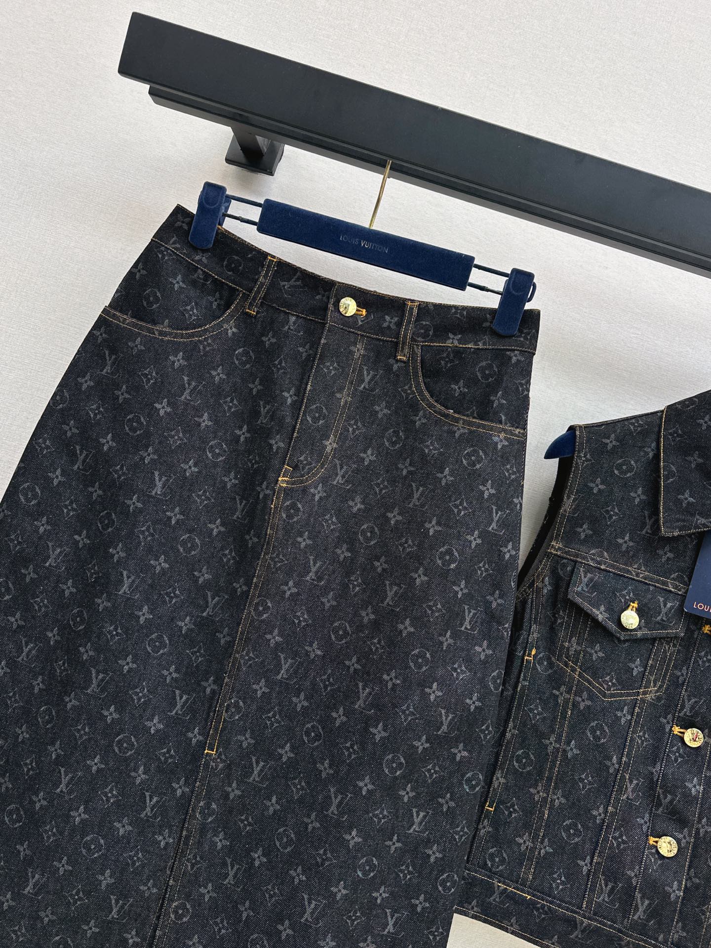 L 25ss monogram denim suit