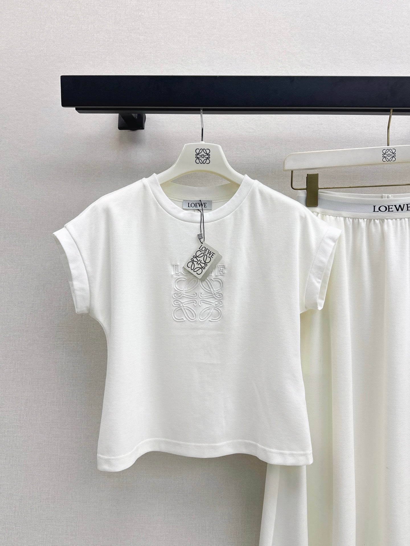 Lo 25ss tee skirt set