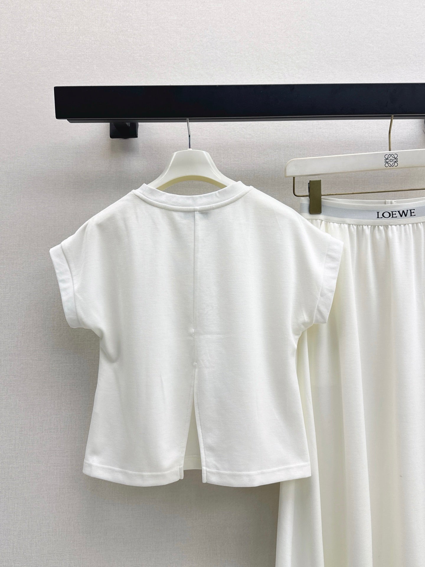 Lo 25ss tee skirt set