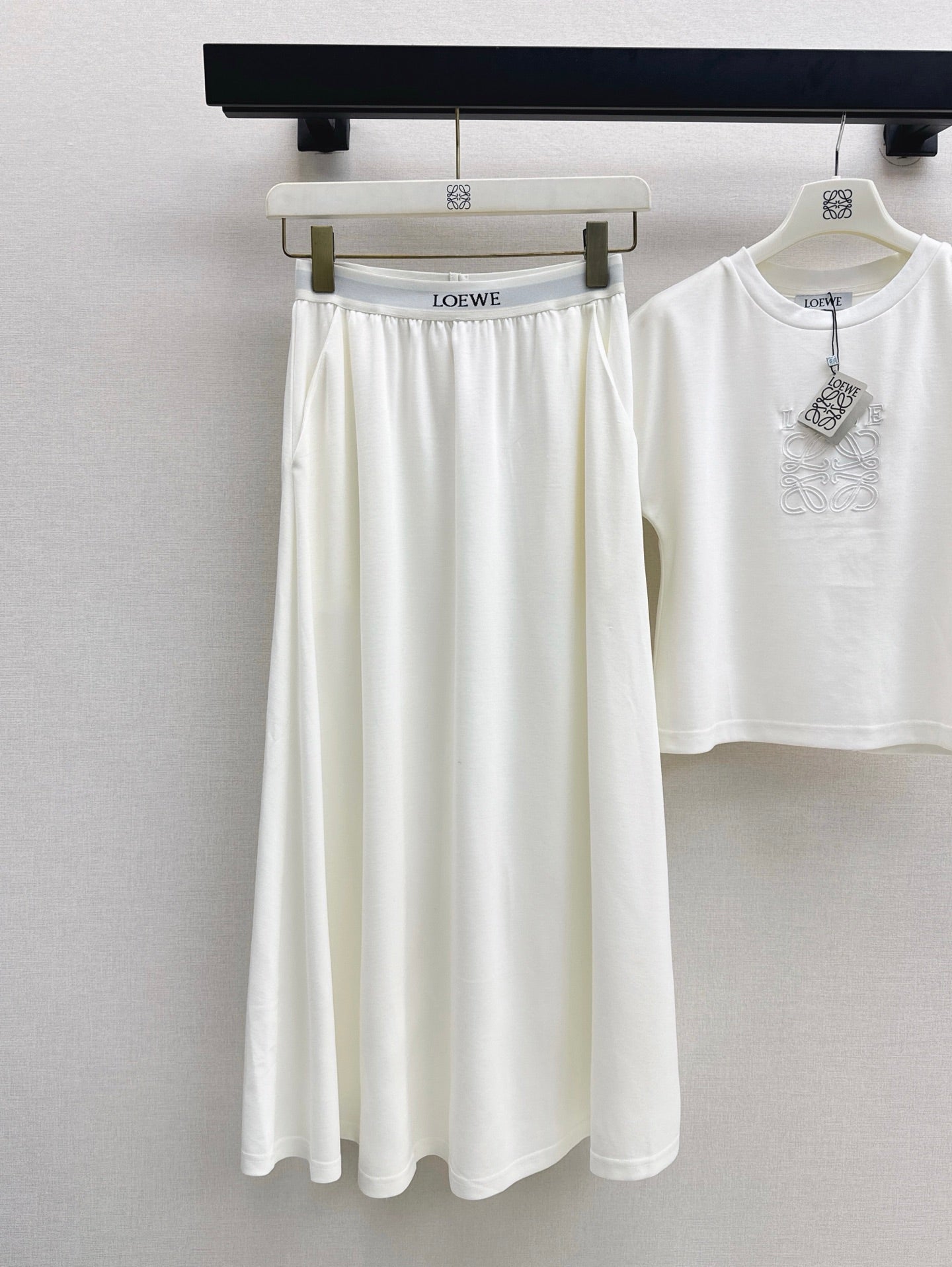 Lo 25ss tee skirt set