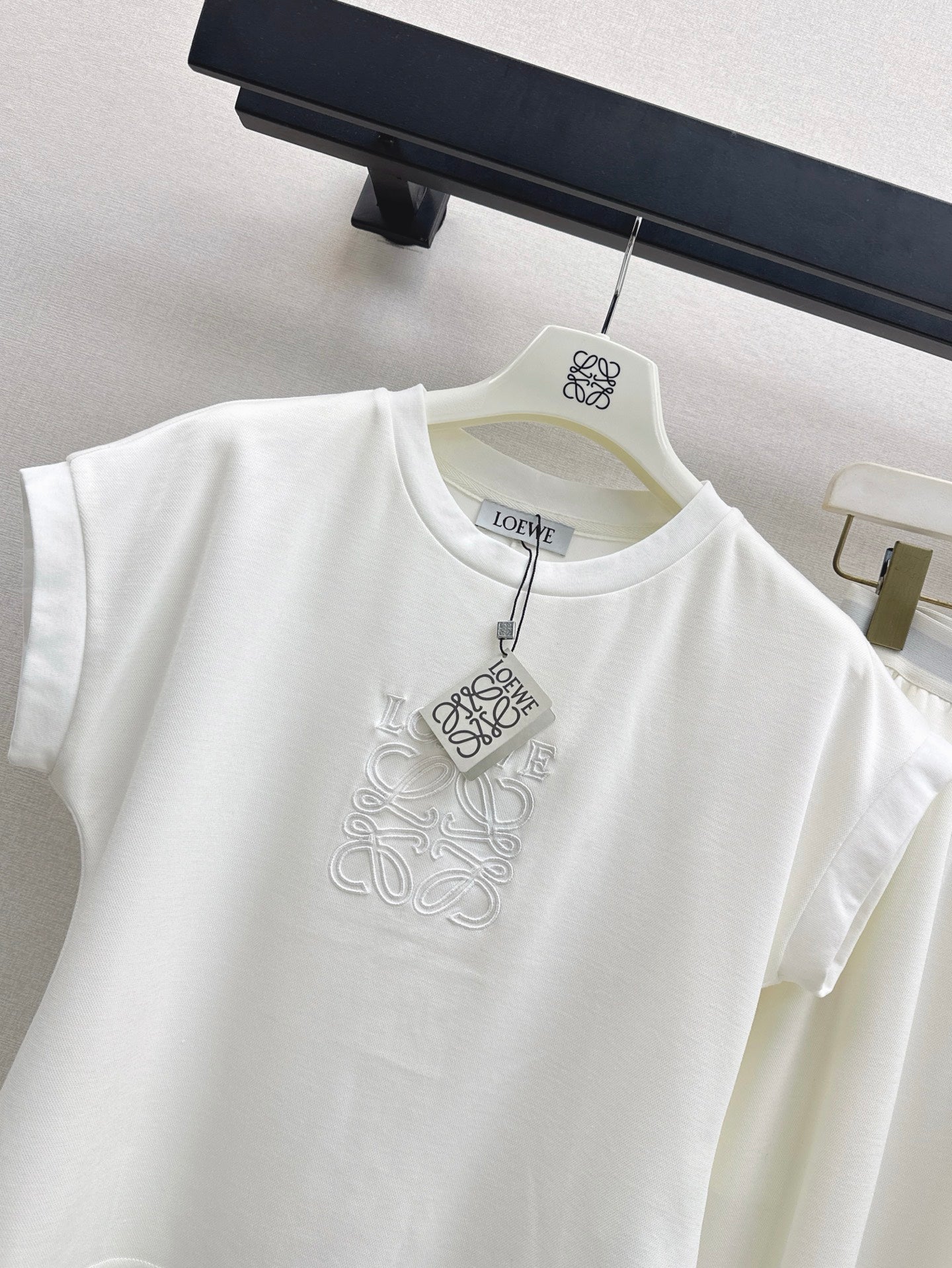 Lo 25ss tee skirt set
