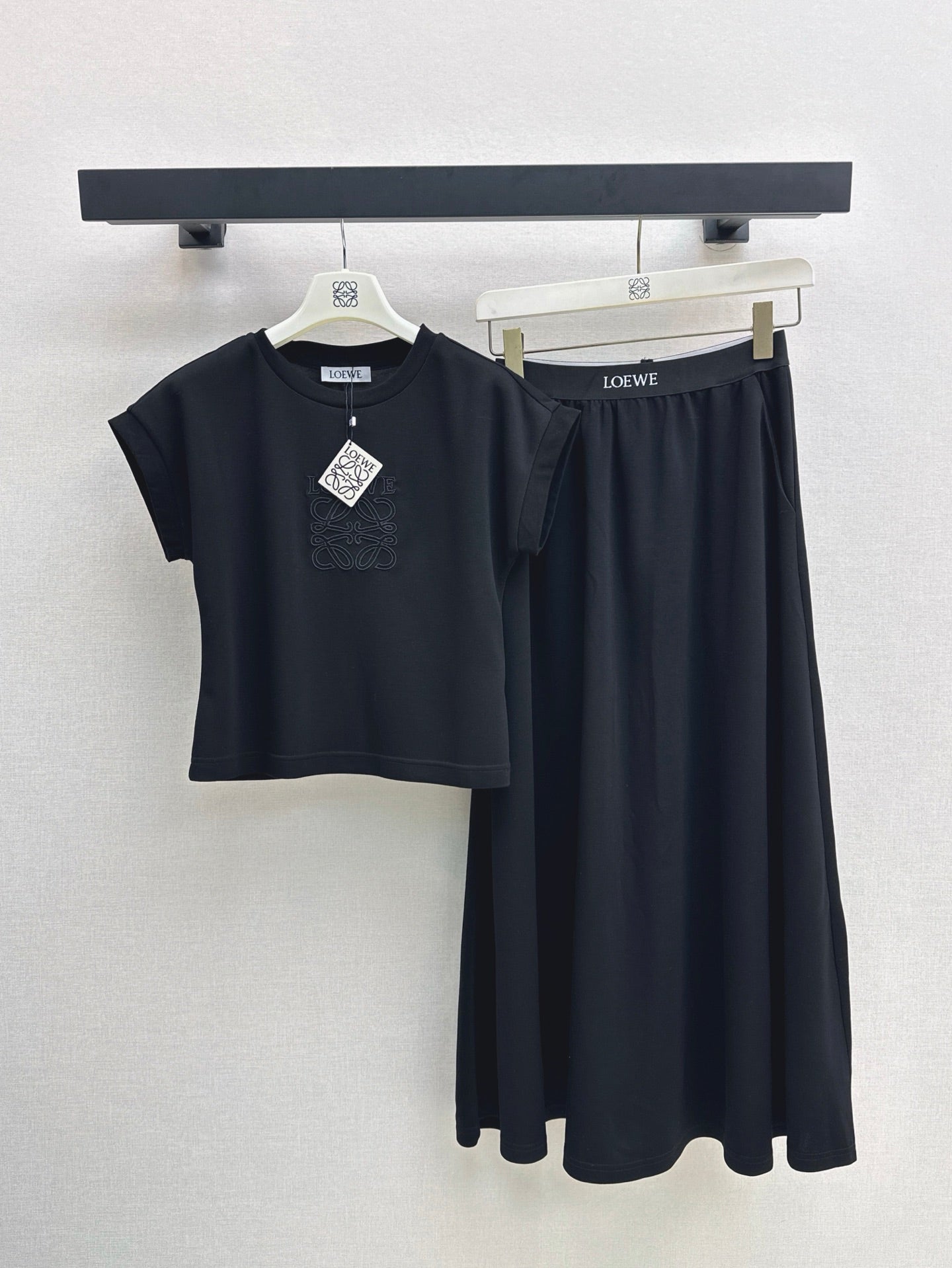 Lo 25ss tee skirt set