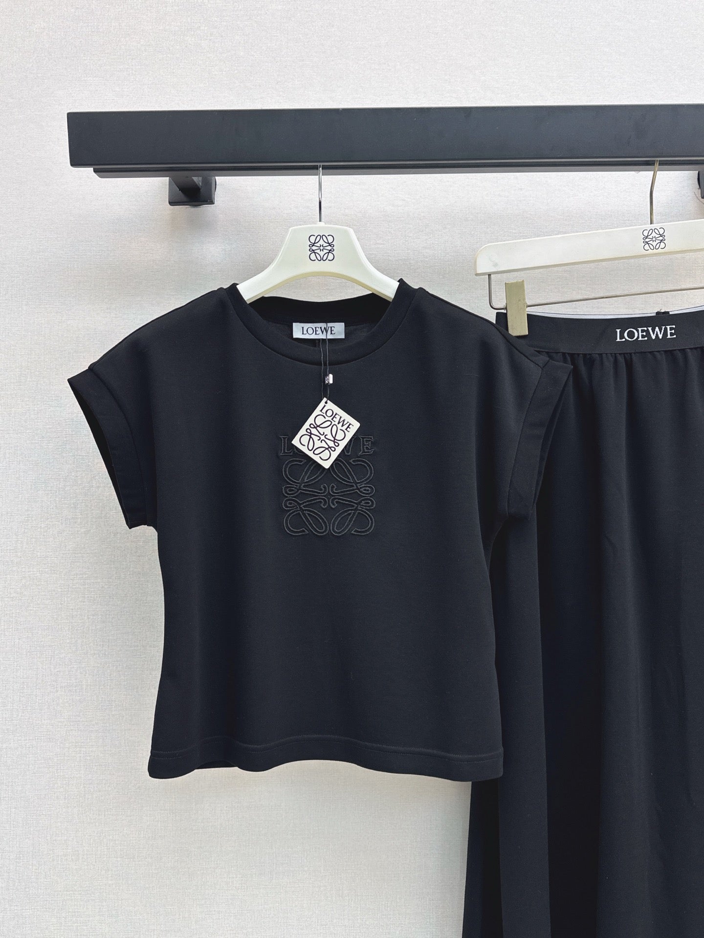 Lo 25ss tee skirt set