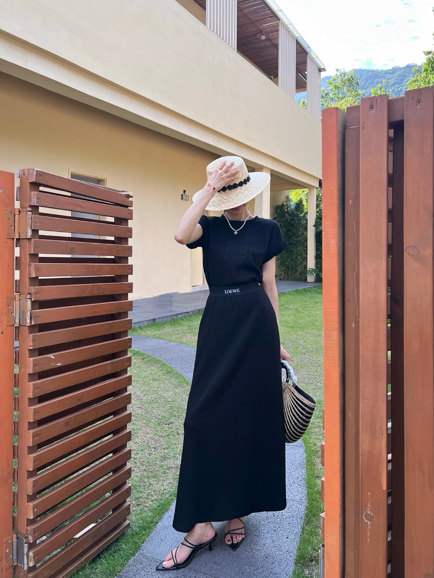 Lo 25ss tee skirt set