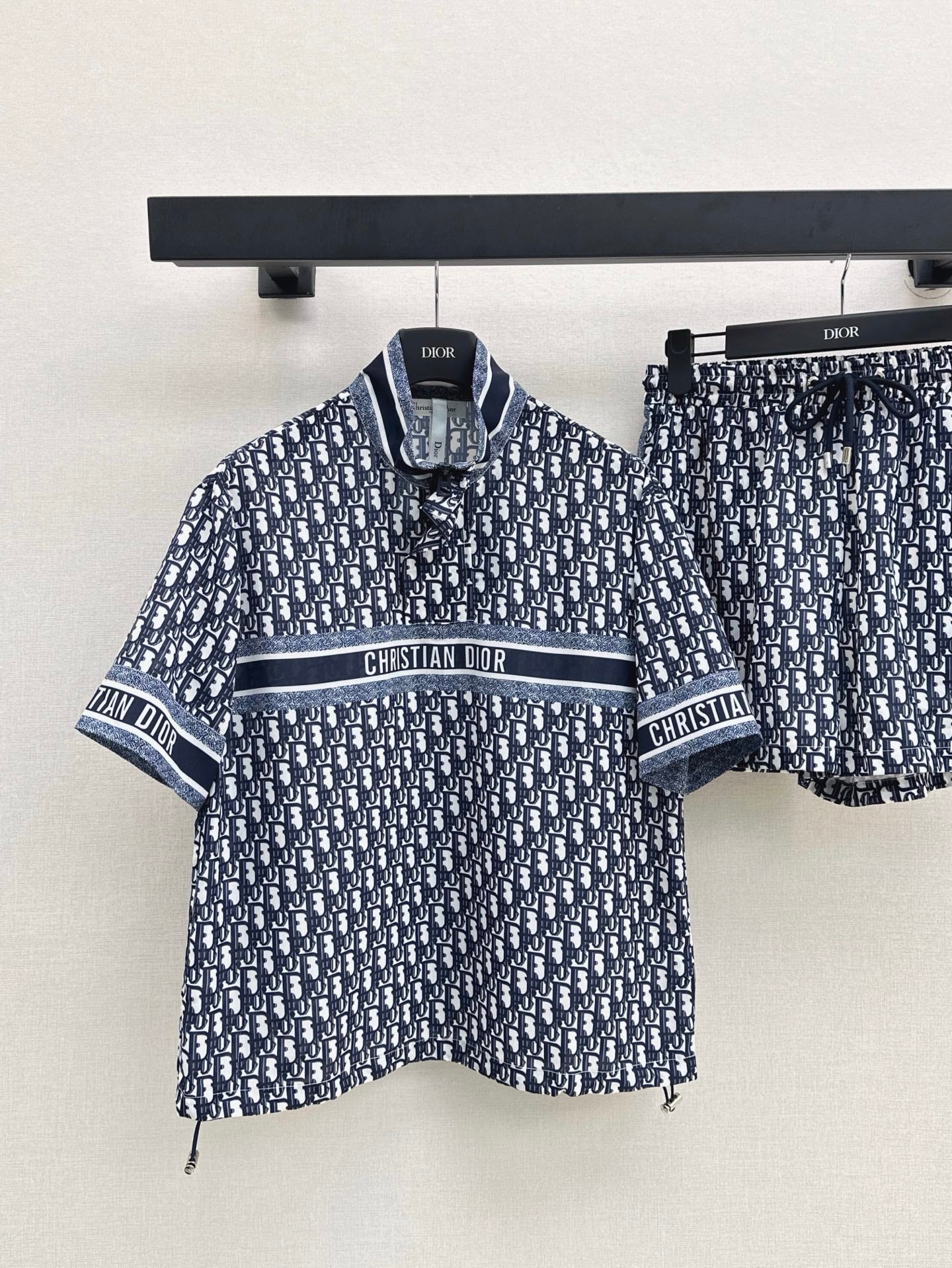 D 25ss monogram set