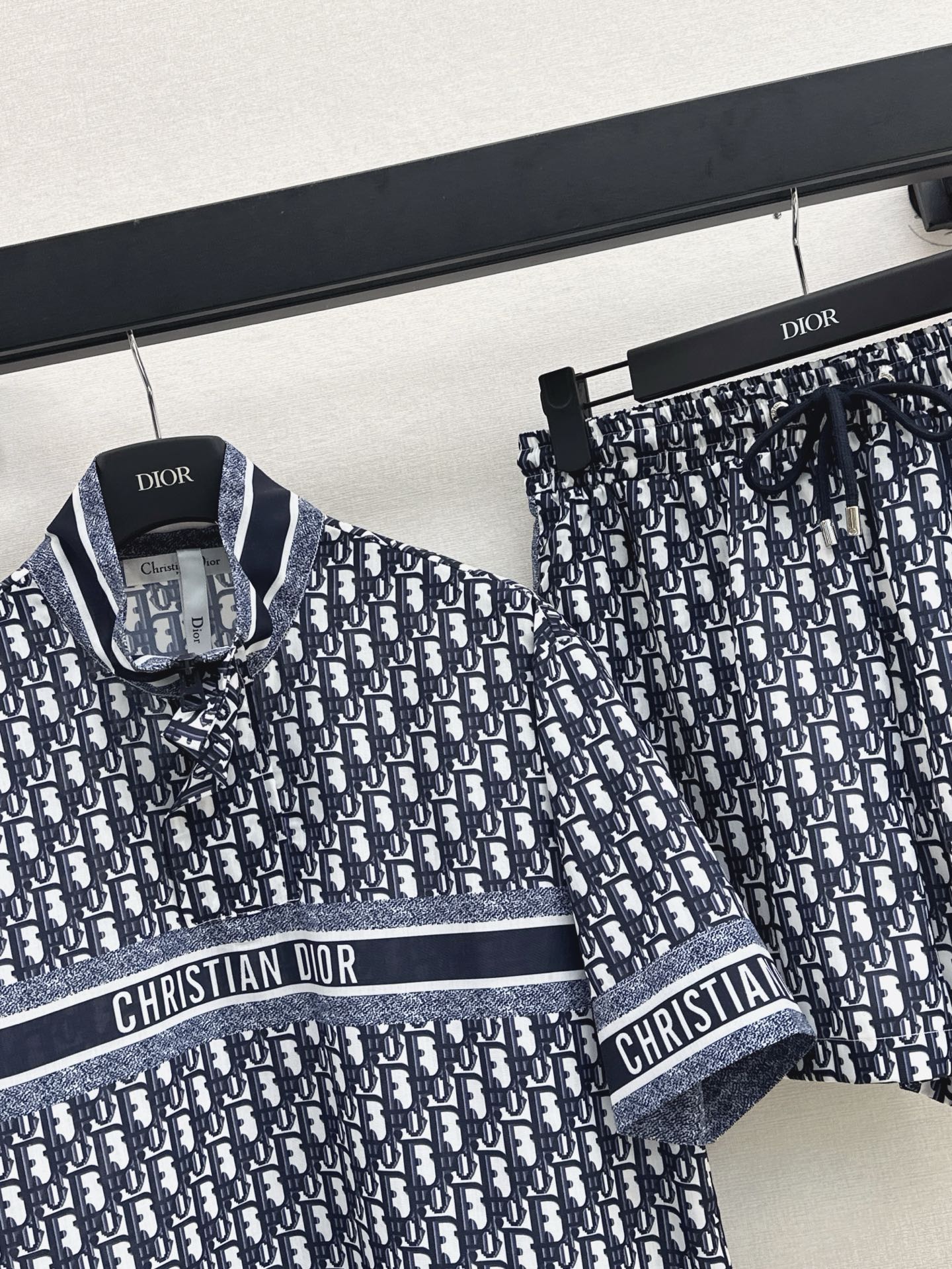 D 25ss monogram set
