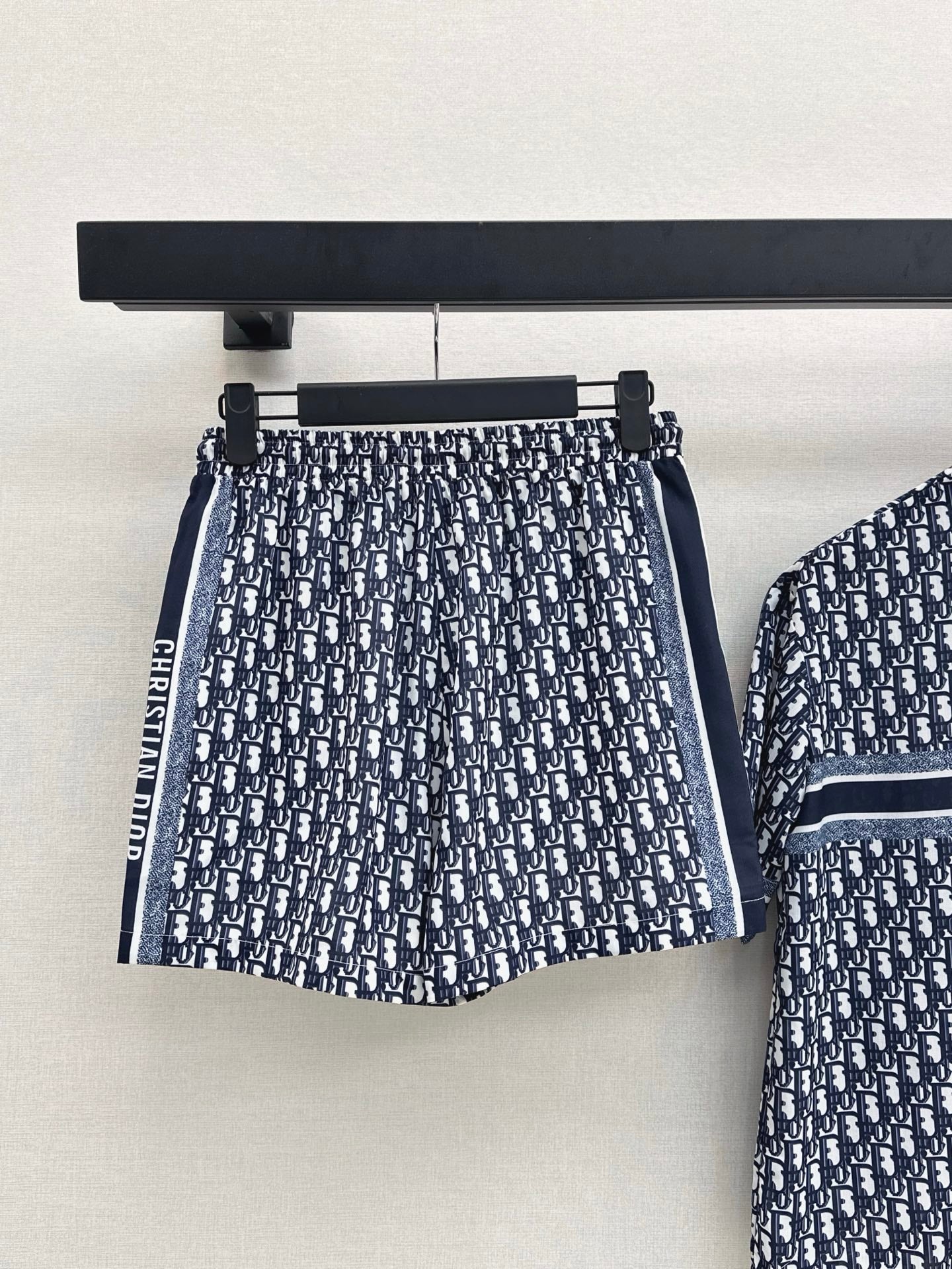 D 25ss monogram set
