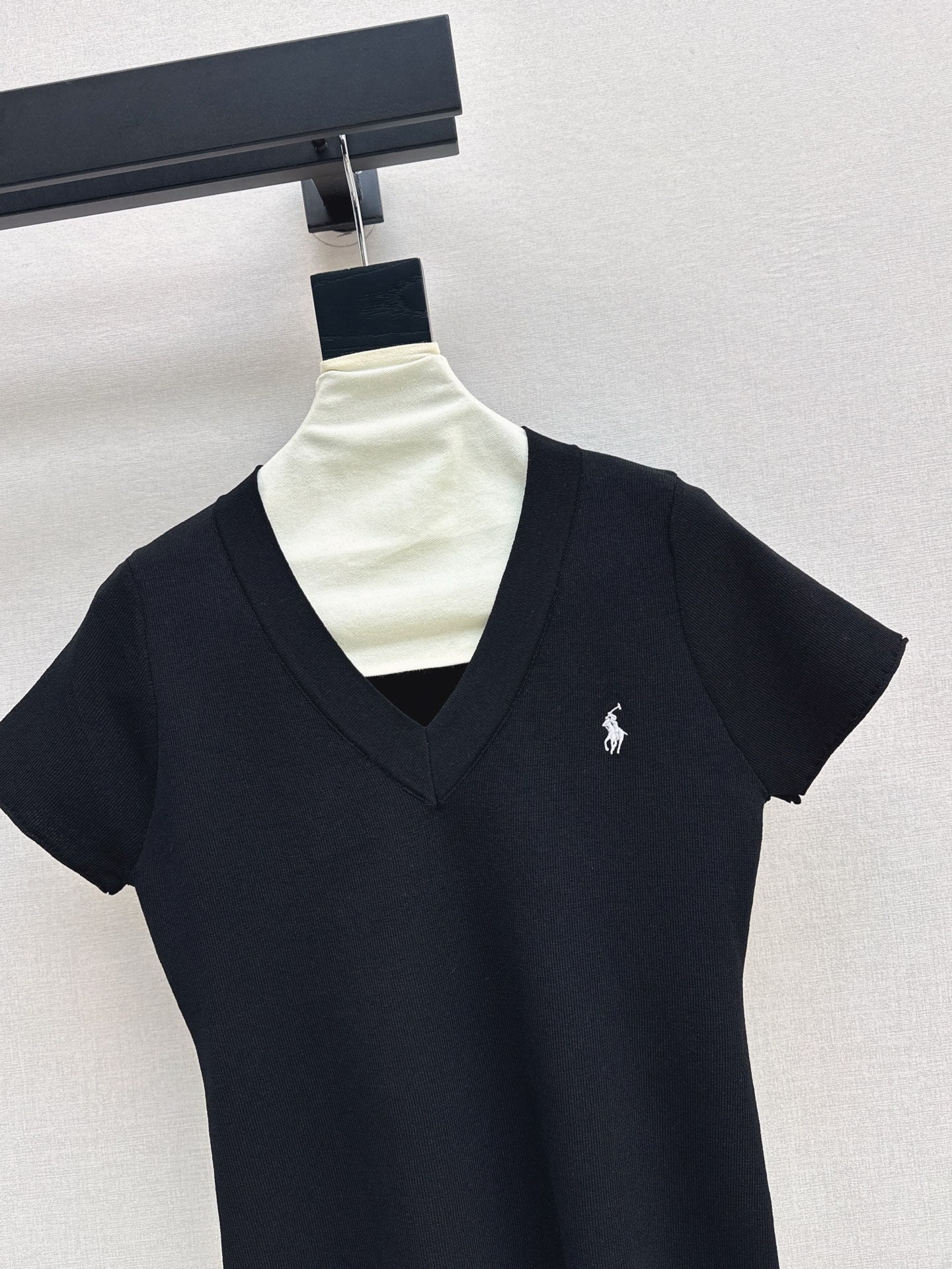 ral 25ss V-neck knit shirt