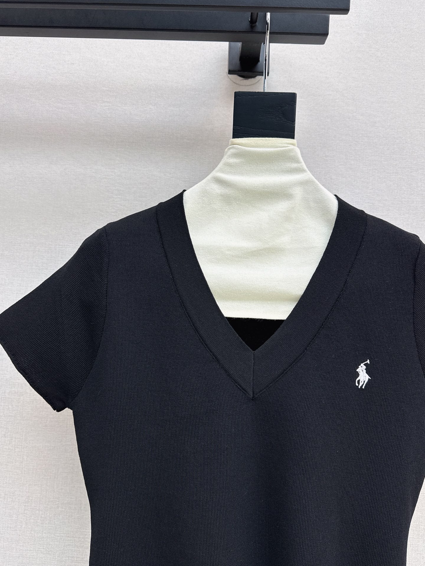ral 25ss V-neck knit shirt