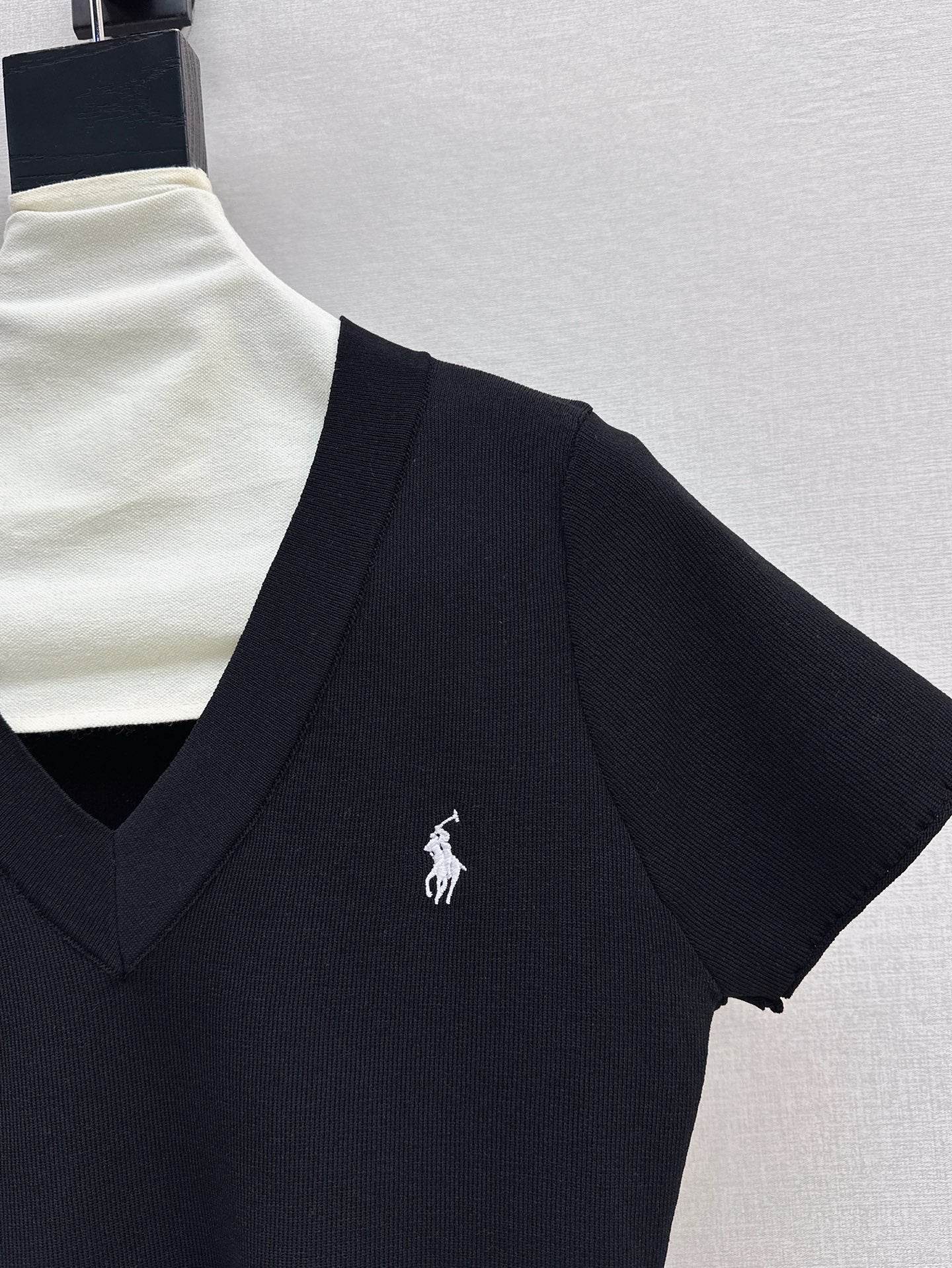 ral 25ss V-neck knit shirt