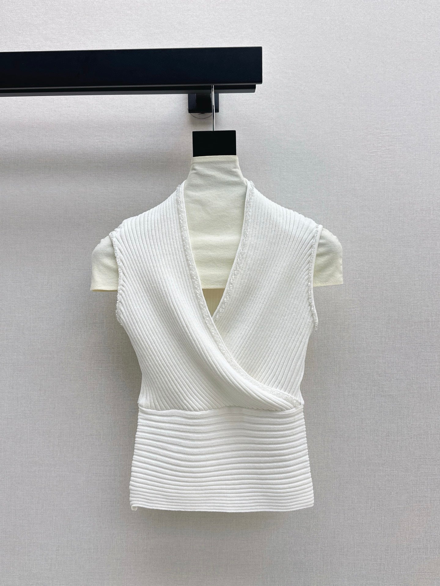 CD 25ss V-neck knit shirt