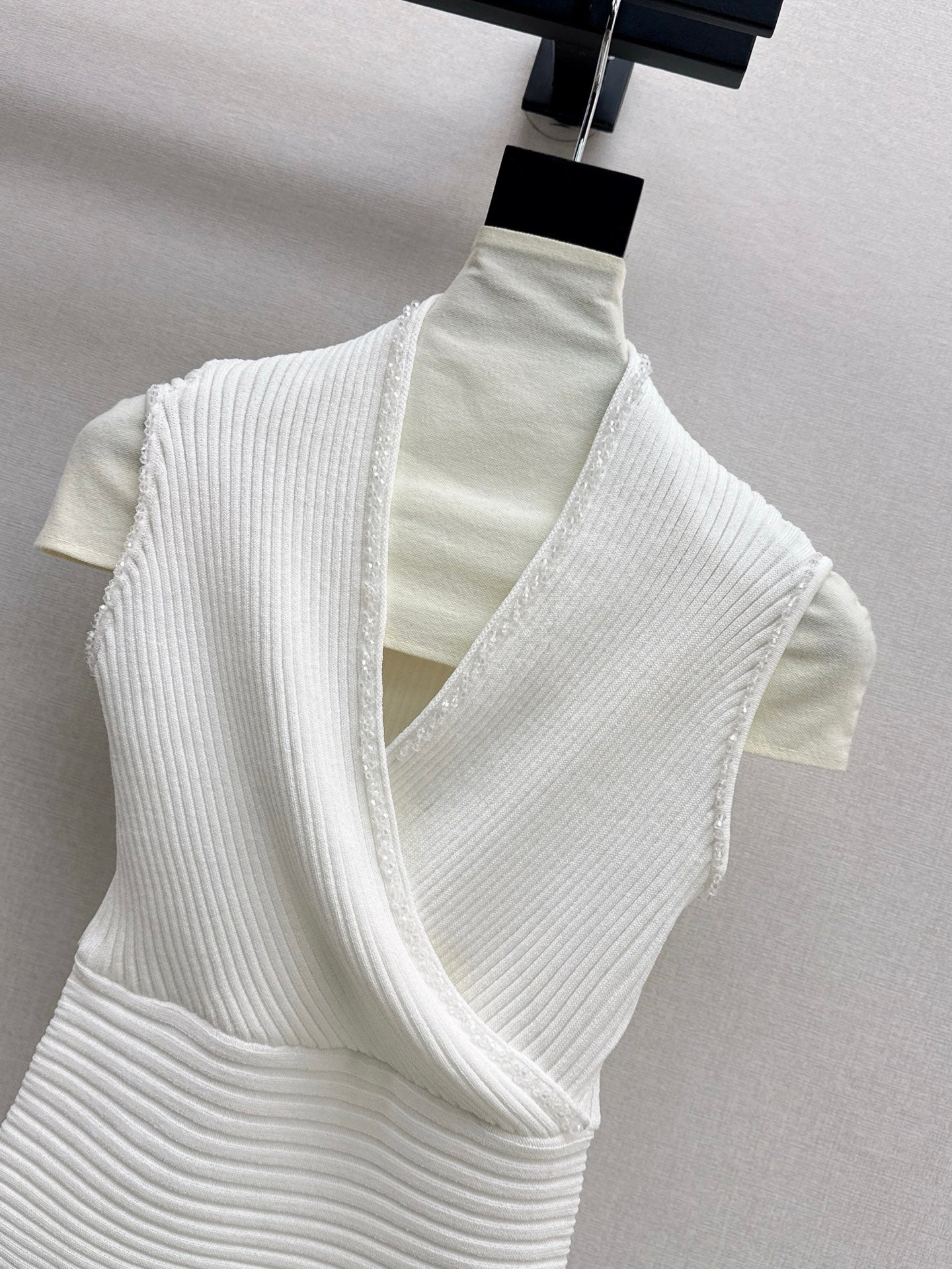 CD 25ss V-neck knit shirt