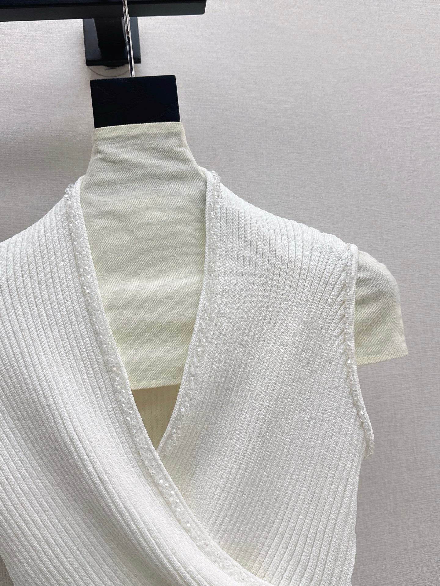 CD 25ss V-neck knit shirt