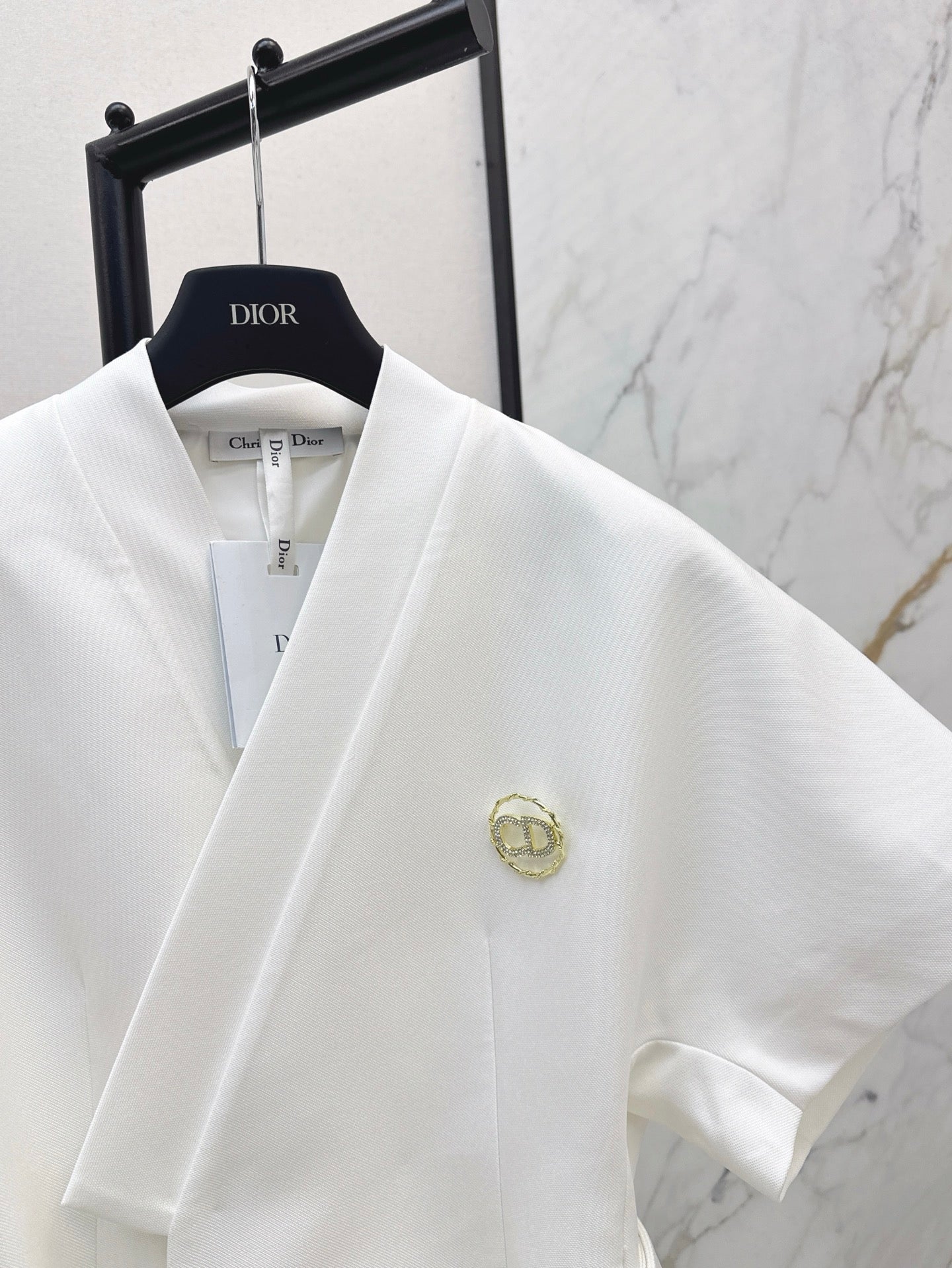 CD 25SS V-neck shirt