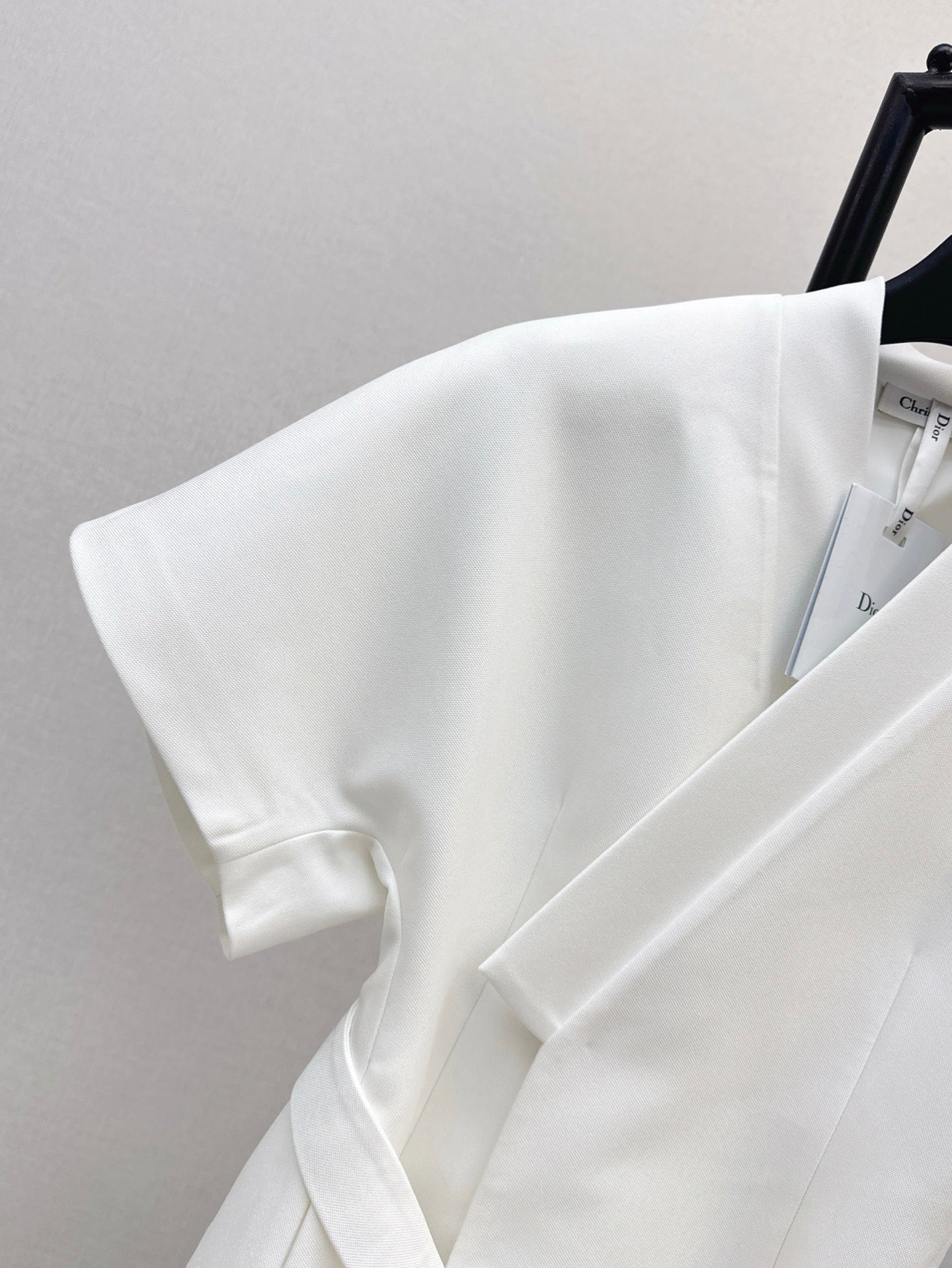 CD 25SS V-neck shirt