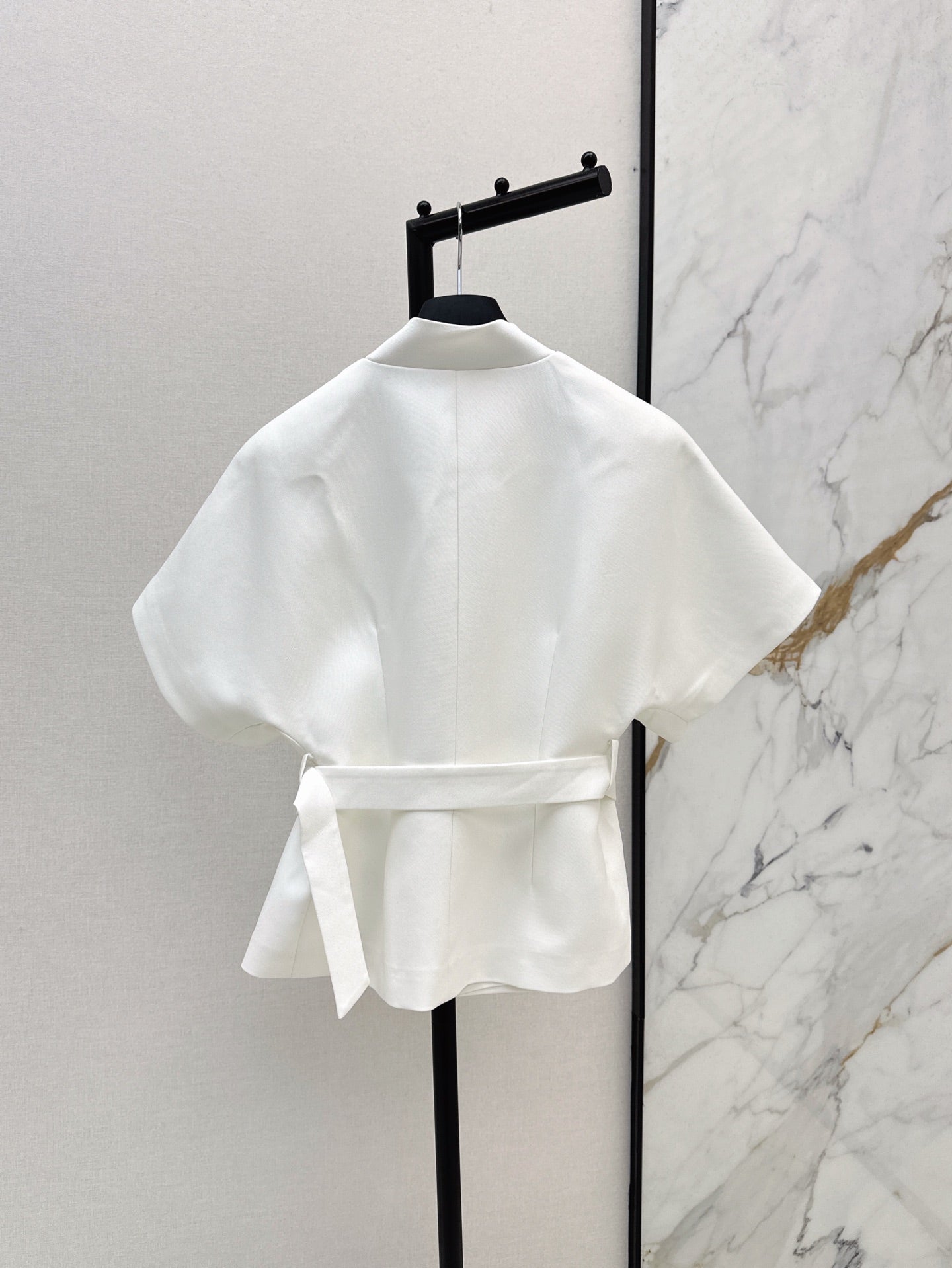 CD 25SS V-neck shirt