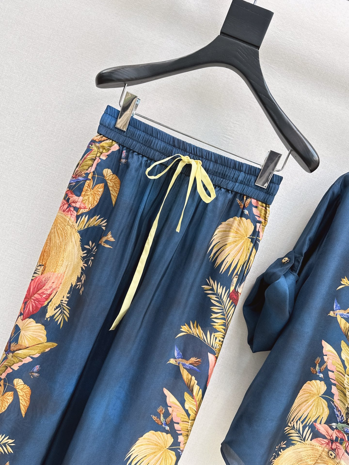 Zimm 25ss Silk print pants