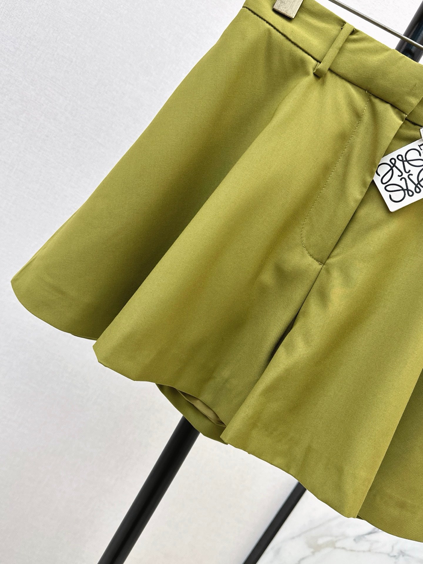 Loe 25ss pleated short