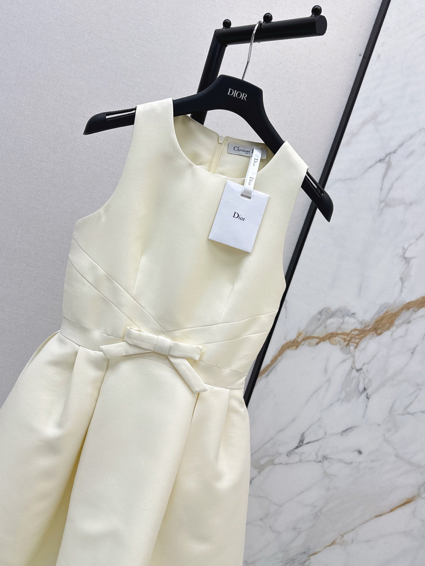 CD 25SS sleeveless dress