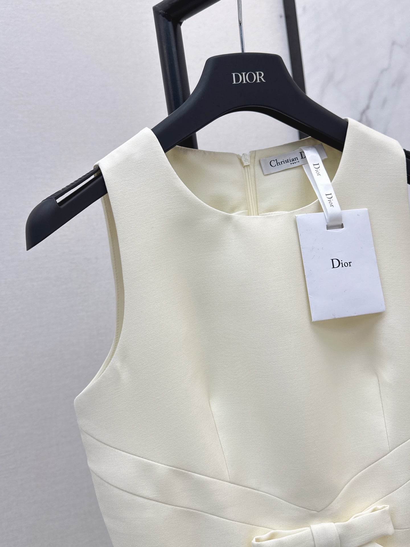 CD 25SS sleeveless dress