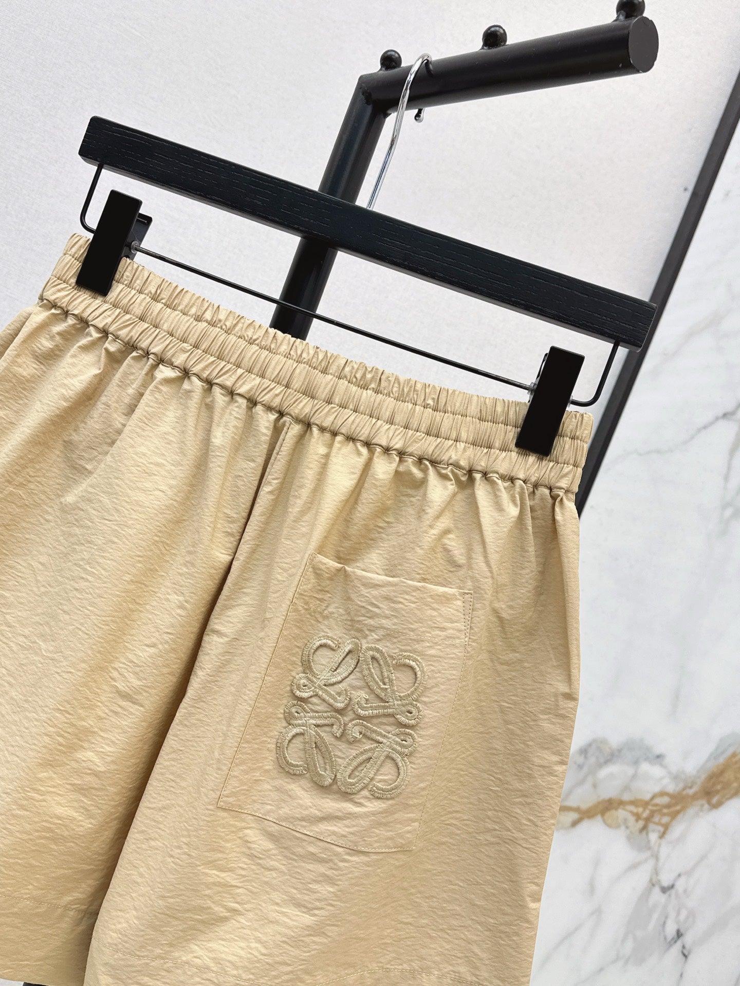 Loe 25ss embroidered short