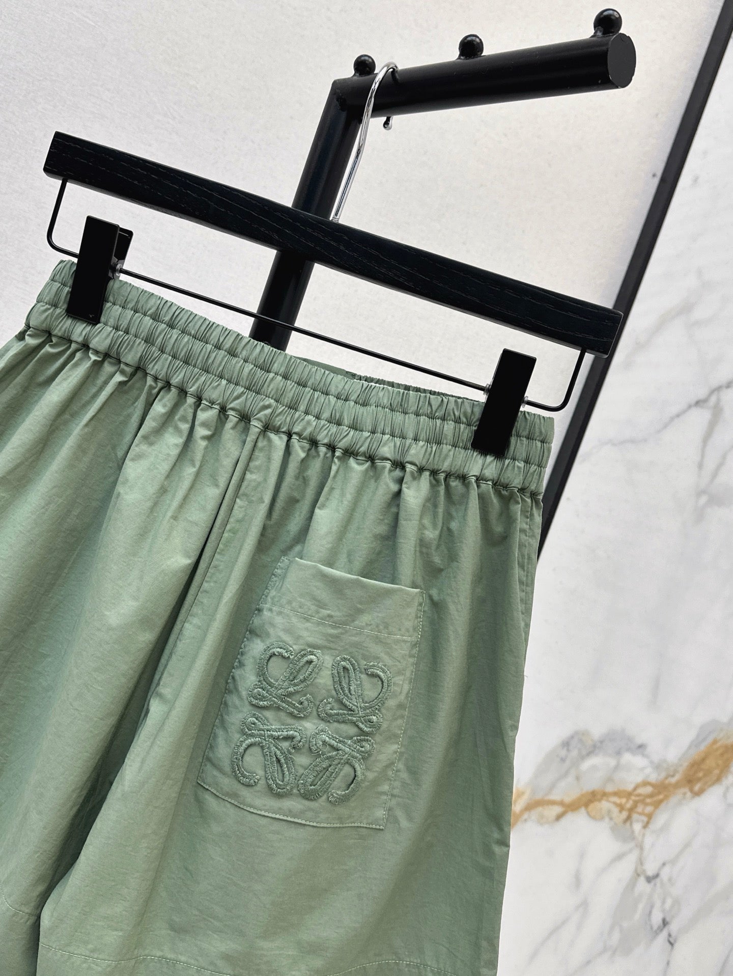 Loe 25ss embroidered short