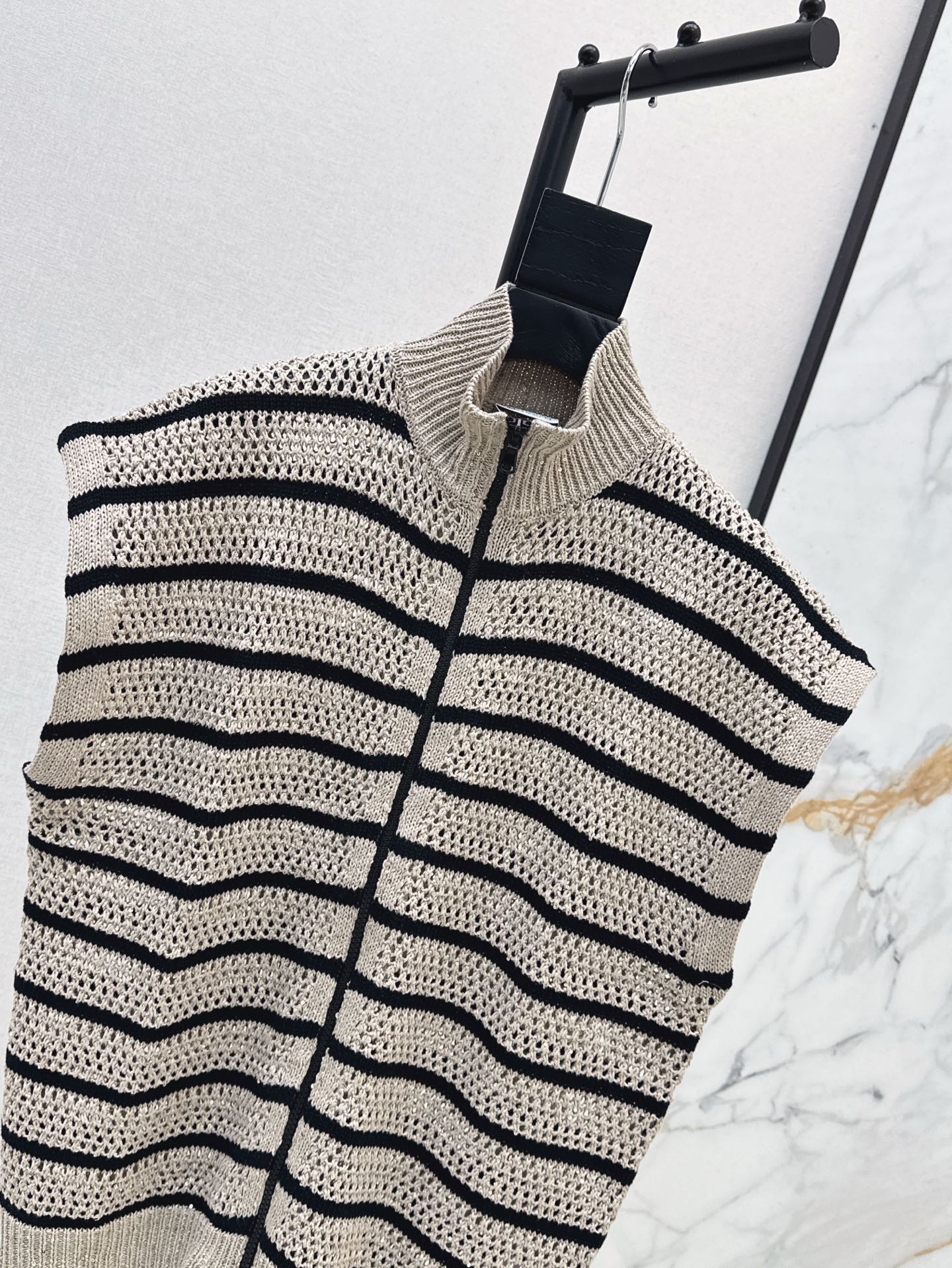 Bottega 25ss Linen hollow vest