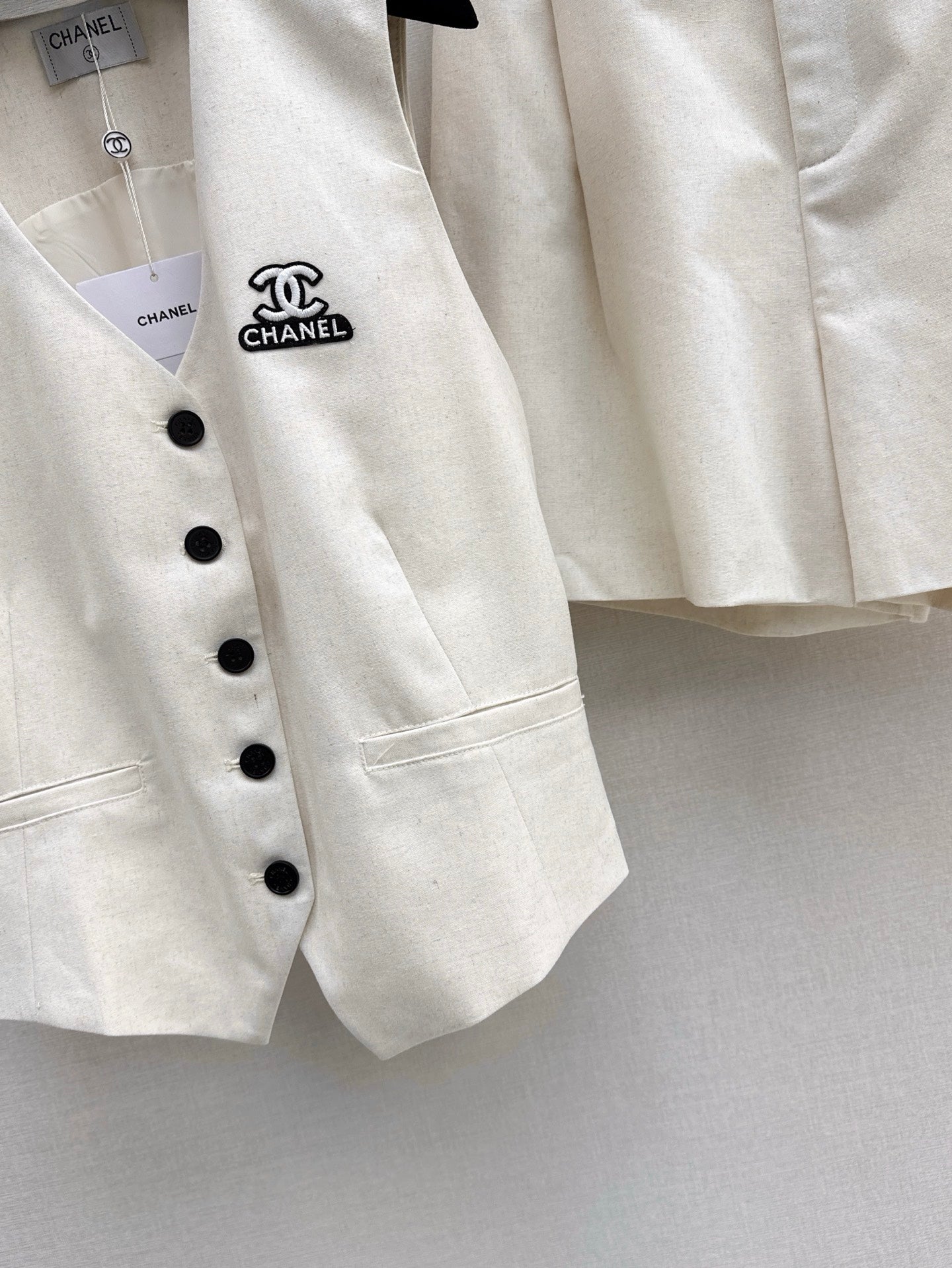 Chan 25ss vest short set