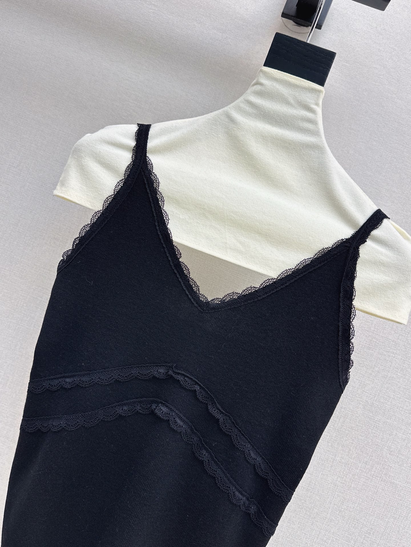 CD 25ss lace camisole