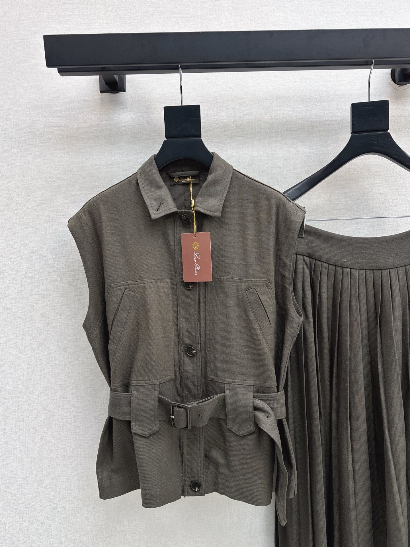 Loro 25ss linen suit