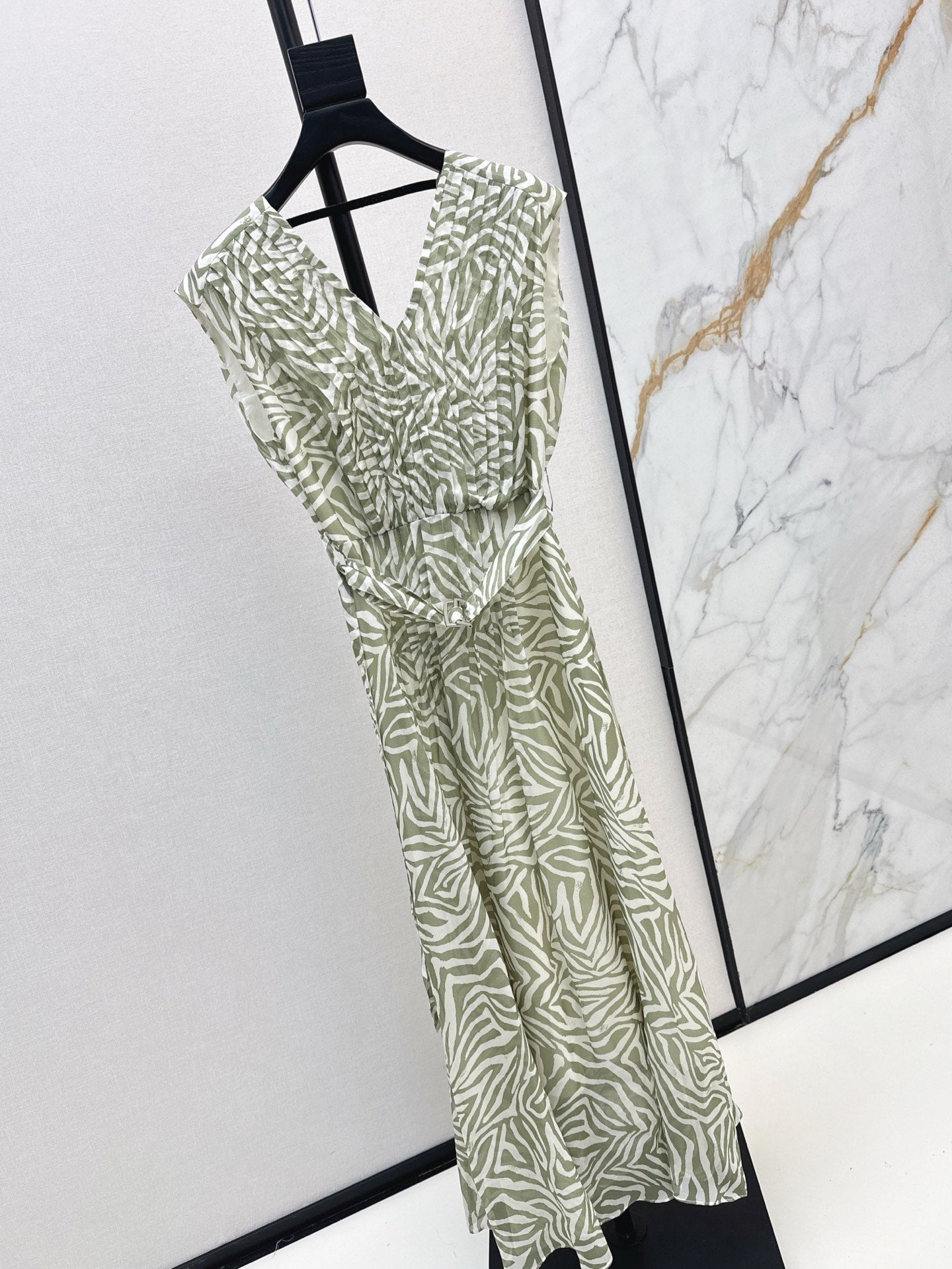 Brune 25ss Silk sleeveless dress
