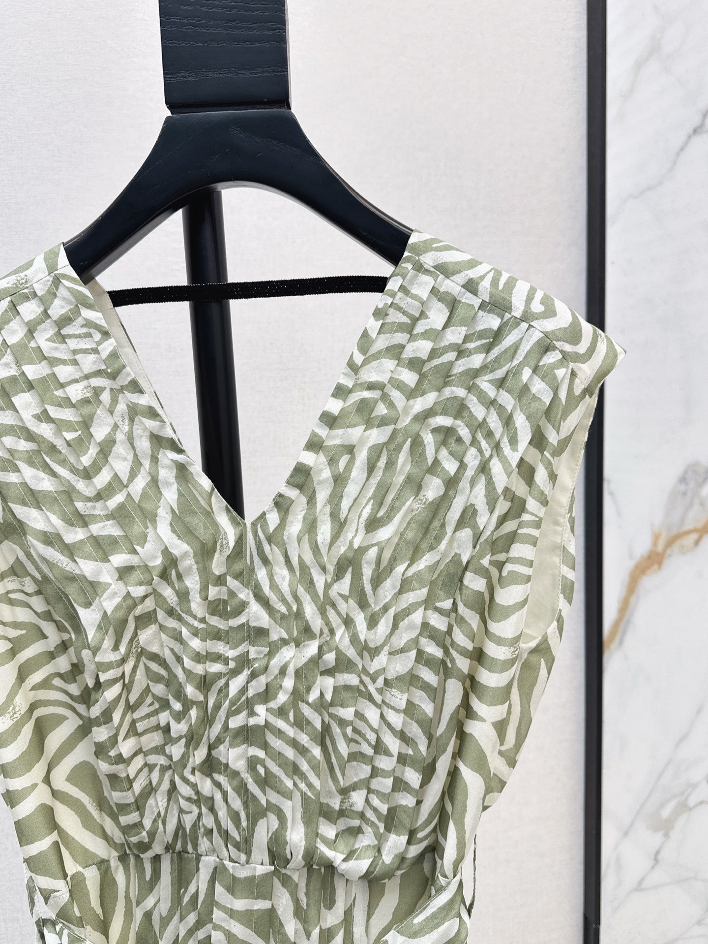 Brune 25ss Silk sleeveless dress