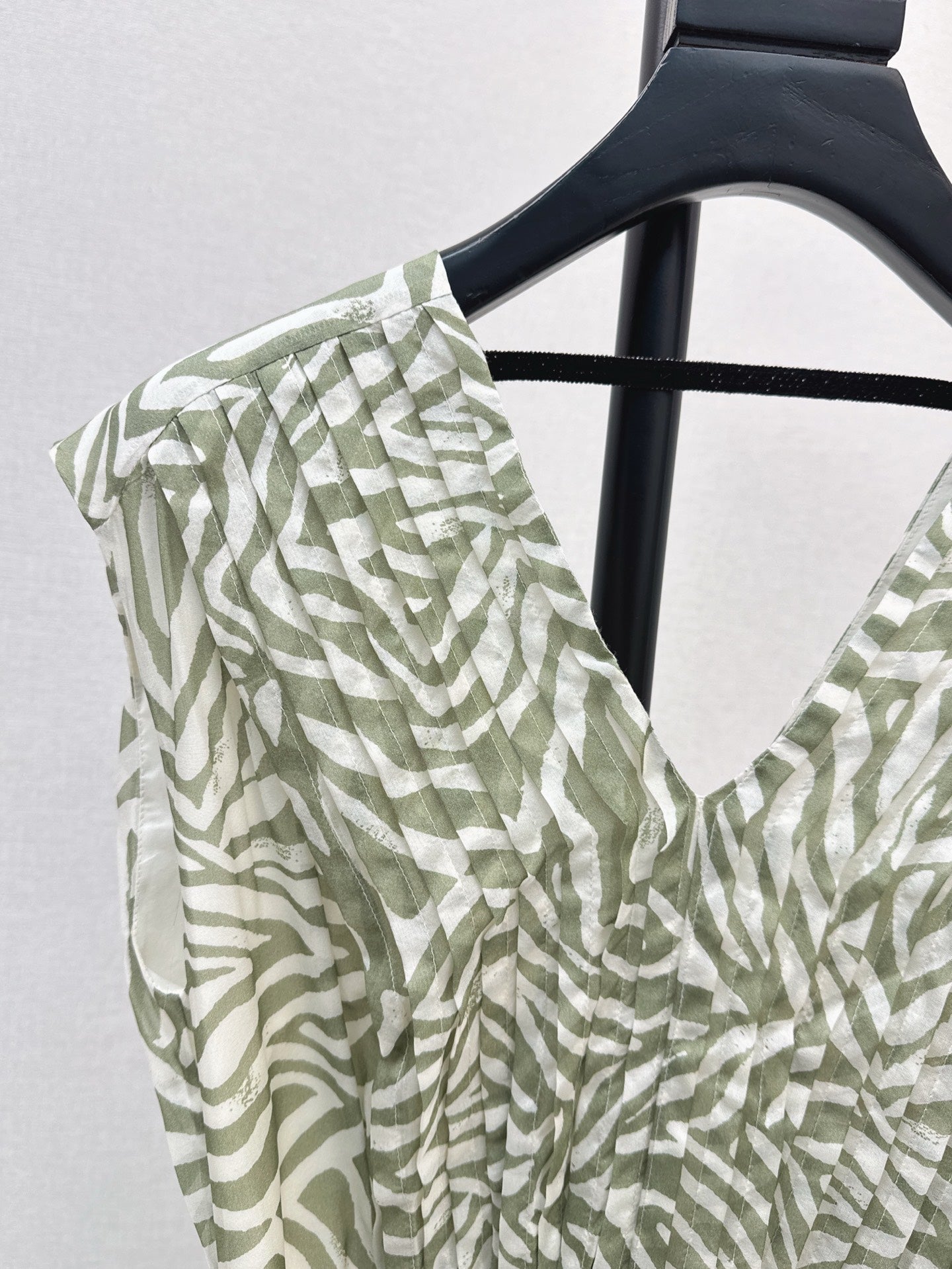 Brune 25ss Silk sleeveless dress